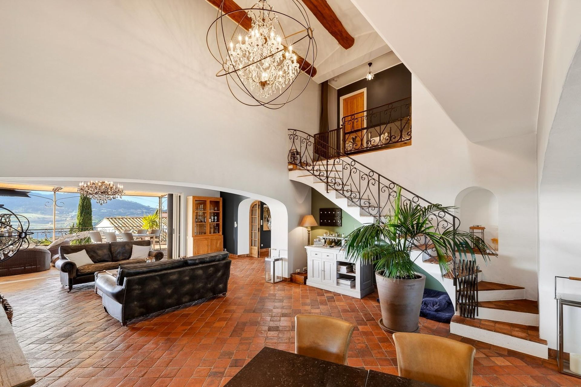 maison 15 Pièces en vente sur LA CADIERE D AZUR (83740)