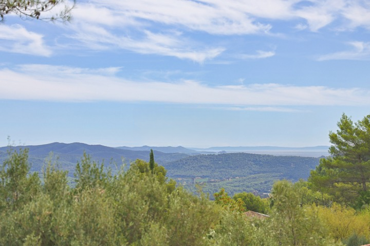 maison 5 Pièces en vente sur SOLLIES VILLE (83210)