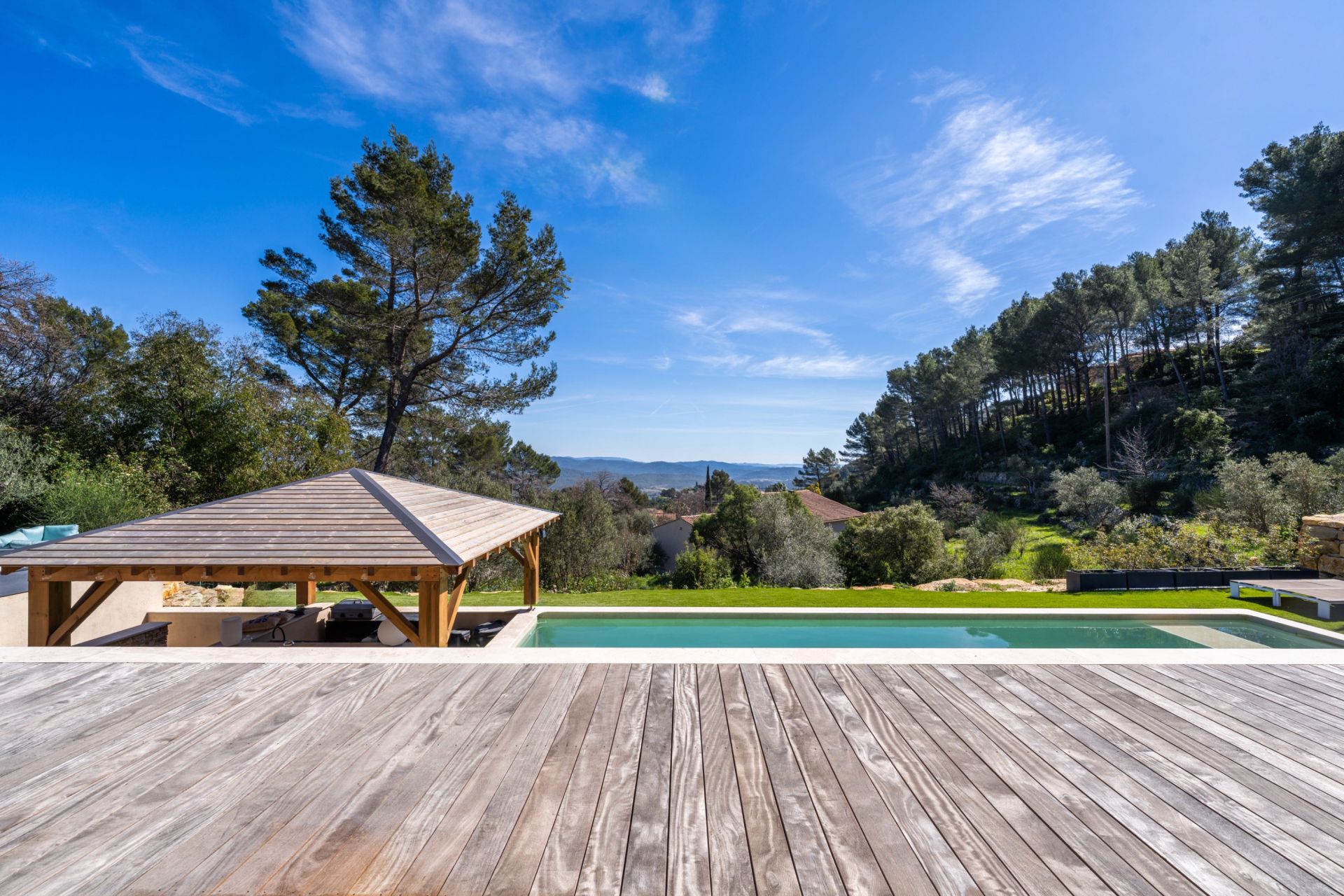 house 5 Rooms for sale on SOLLIES VILLE (83210)