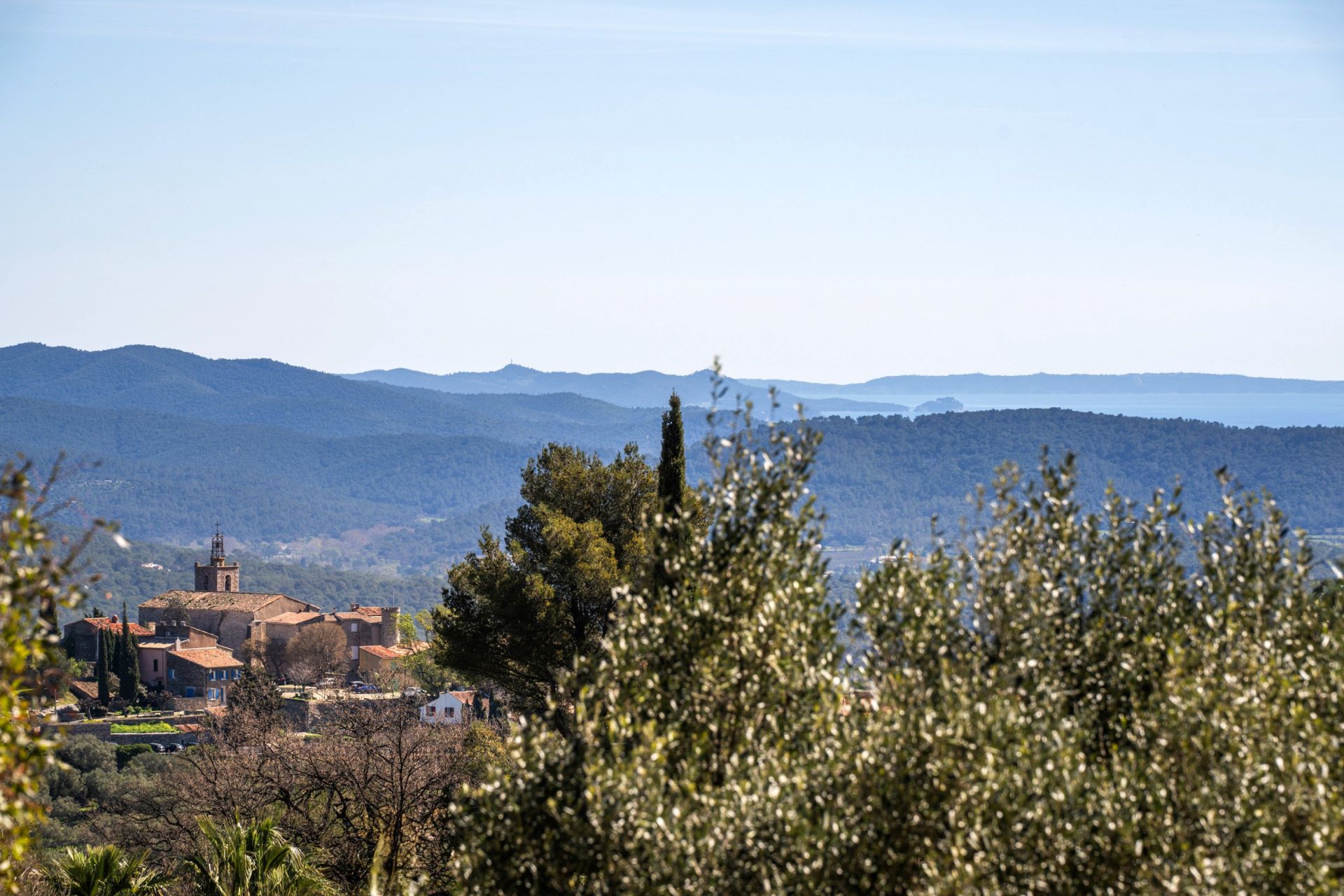 house 5 Rooms for sale on SOLLIES VILLE (83210)