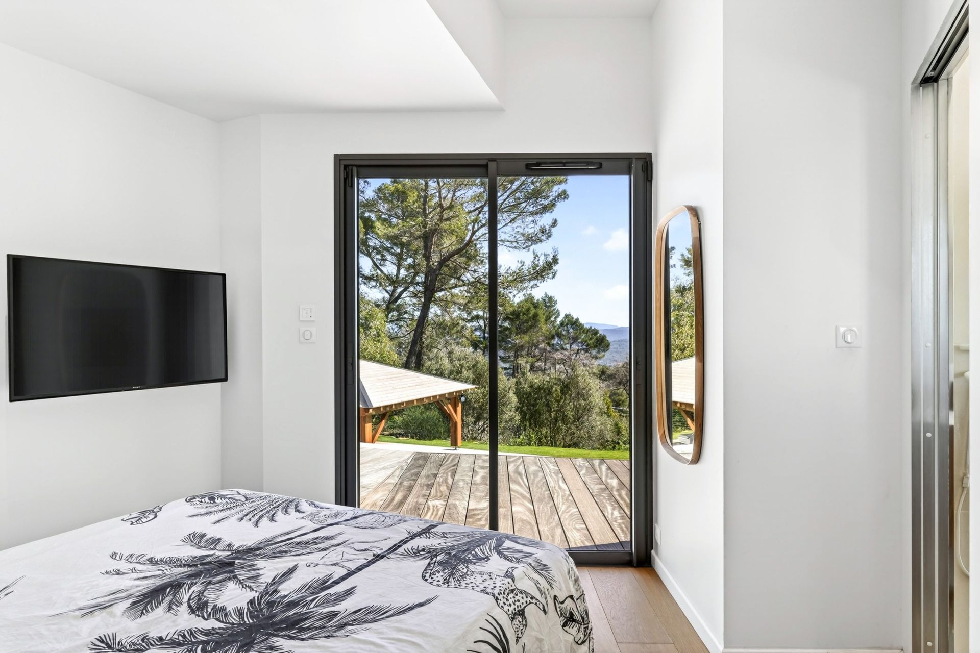 house 5 Rooms for sale on SOLLIES VILLE (83210)