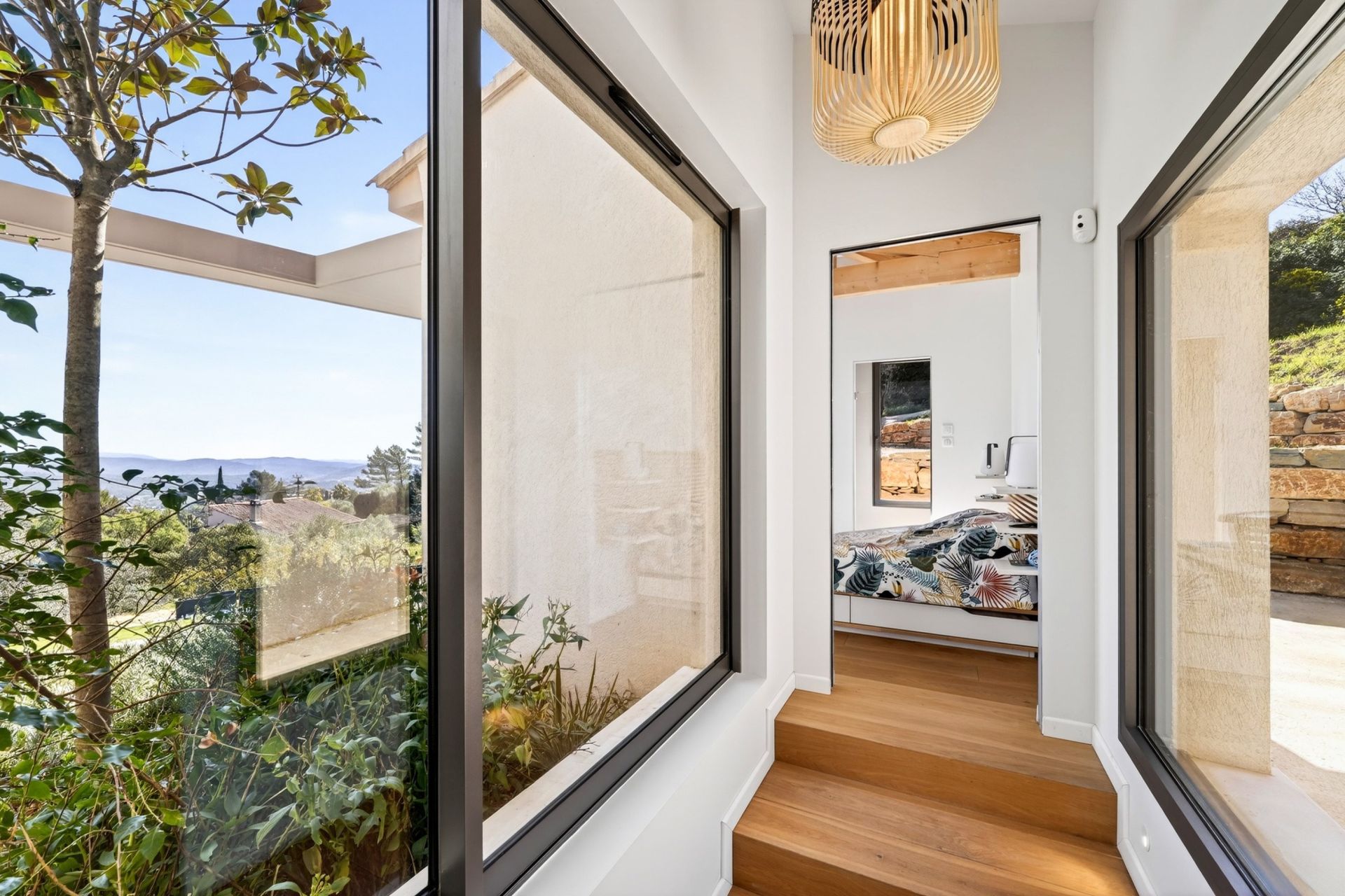 house 5 Rooms for sale on SOLLIES VILLE (83210)