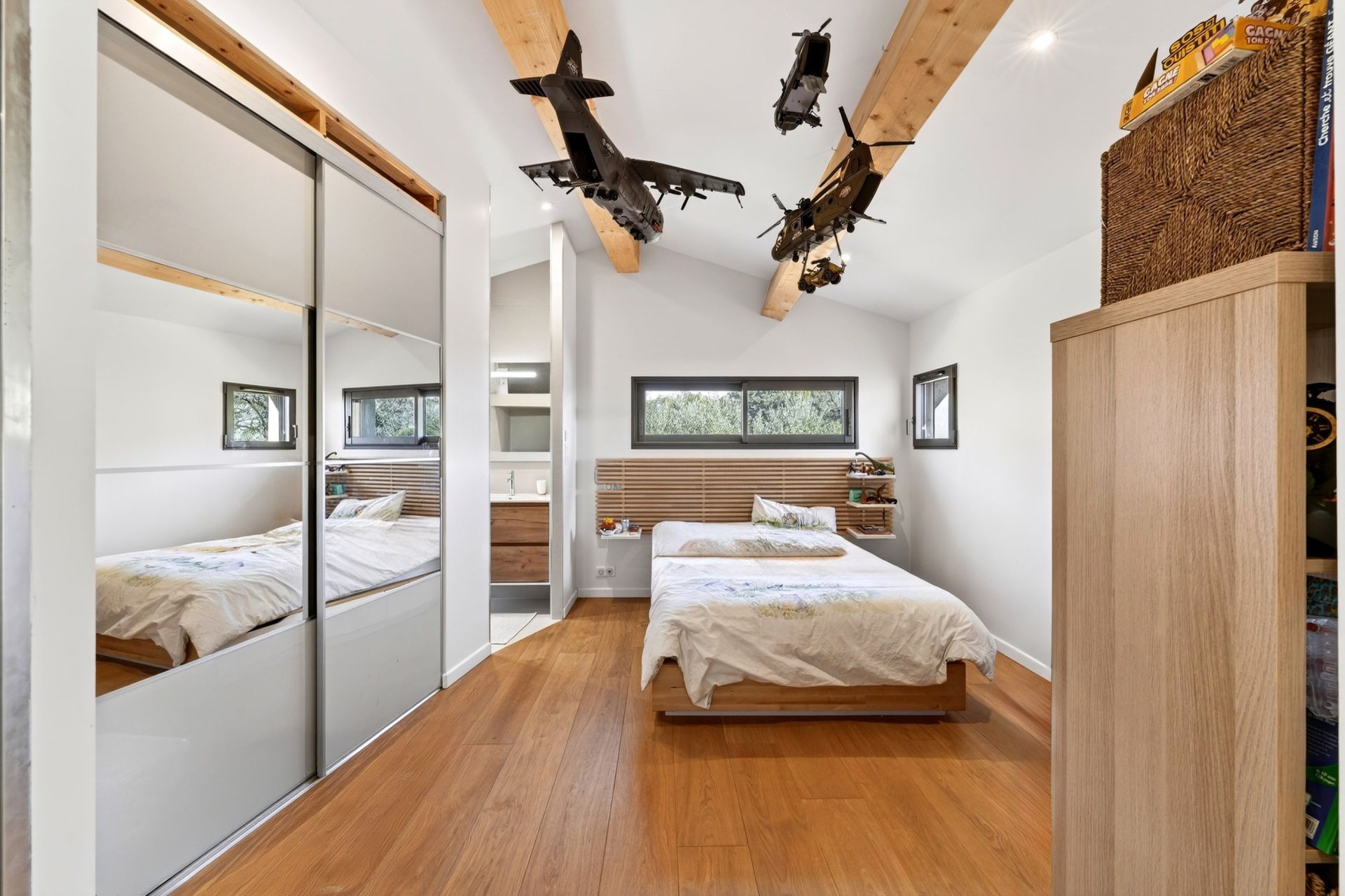 house 5 Rooms for sale on SOLLIES VILLE (83210)