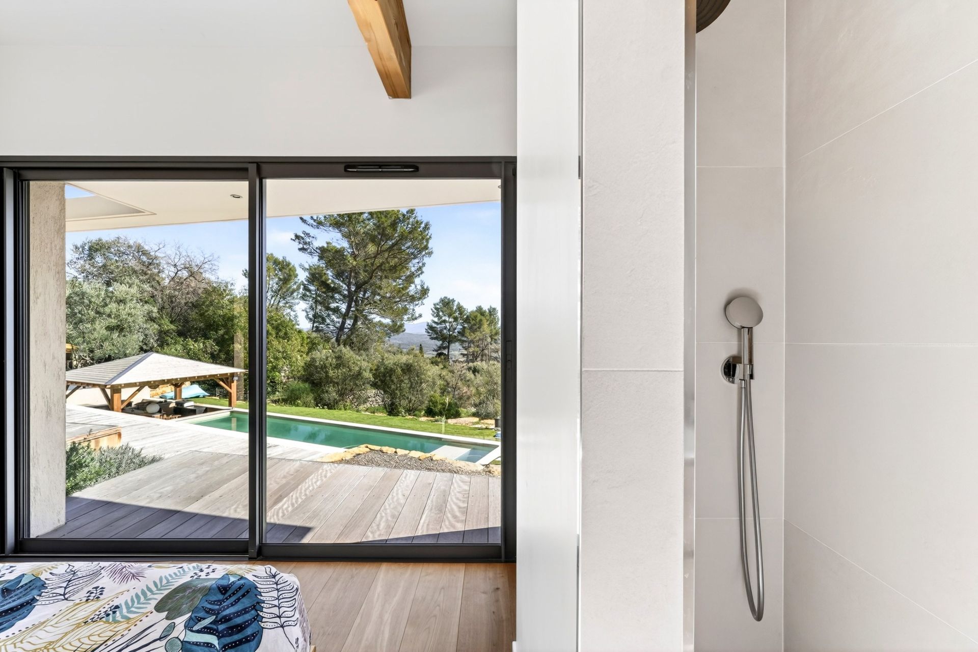 house 5 Rooms for sale on SOLLIES VILLE (83210)