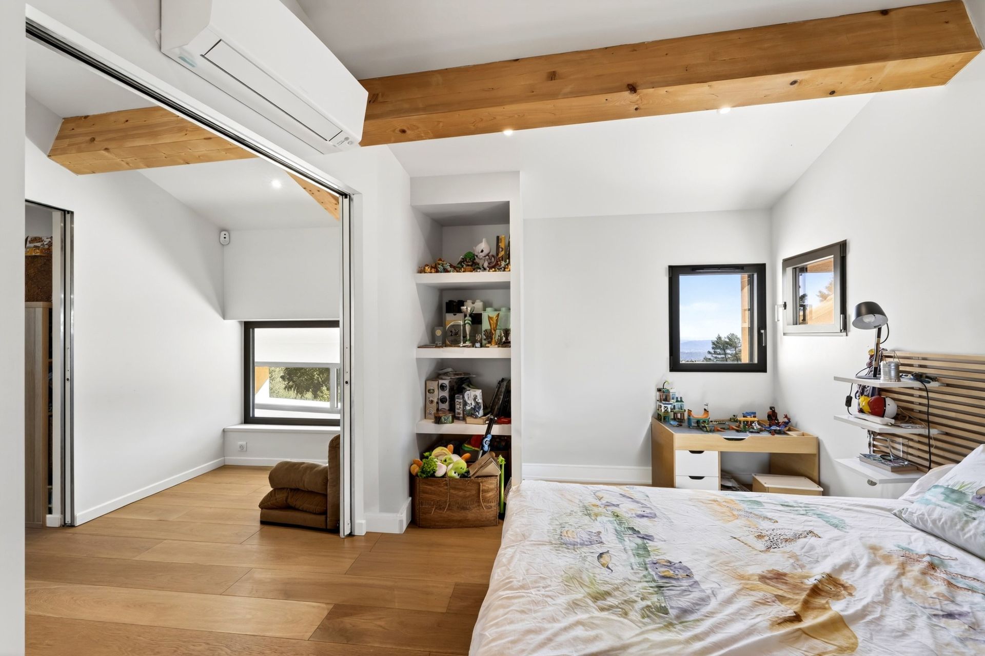 house 5 Rooms for sale on SOLLIES VILLE (83210)