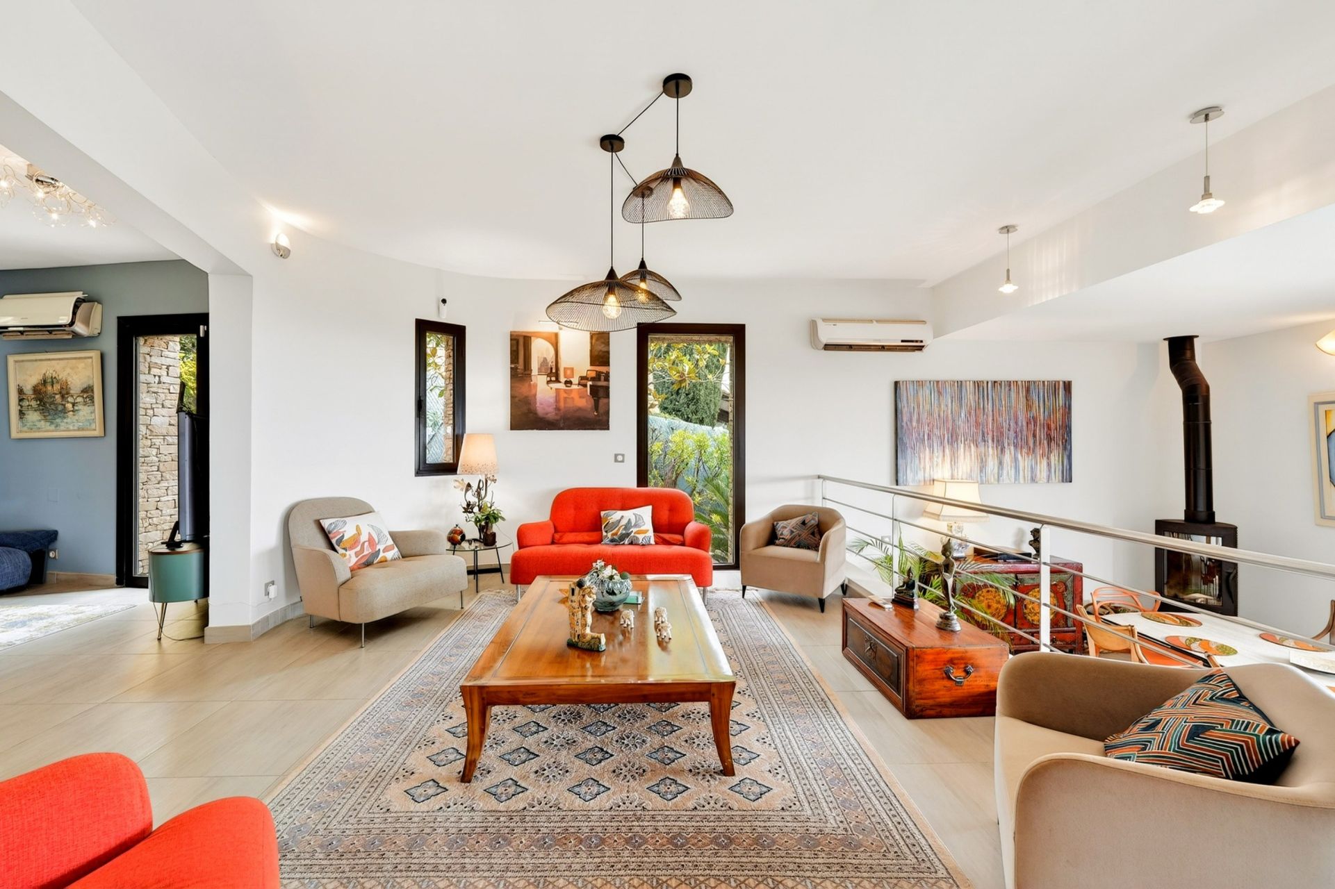 house 8 Rooms for sale on BANDOL (83150)