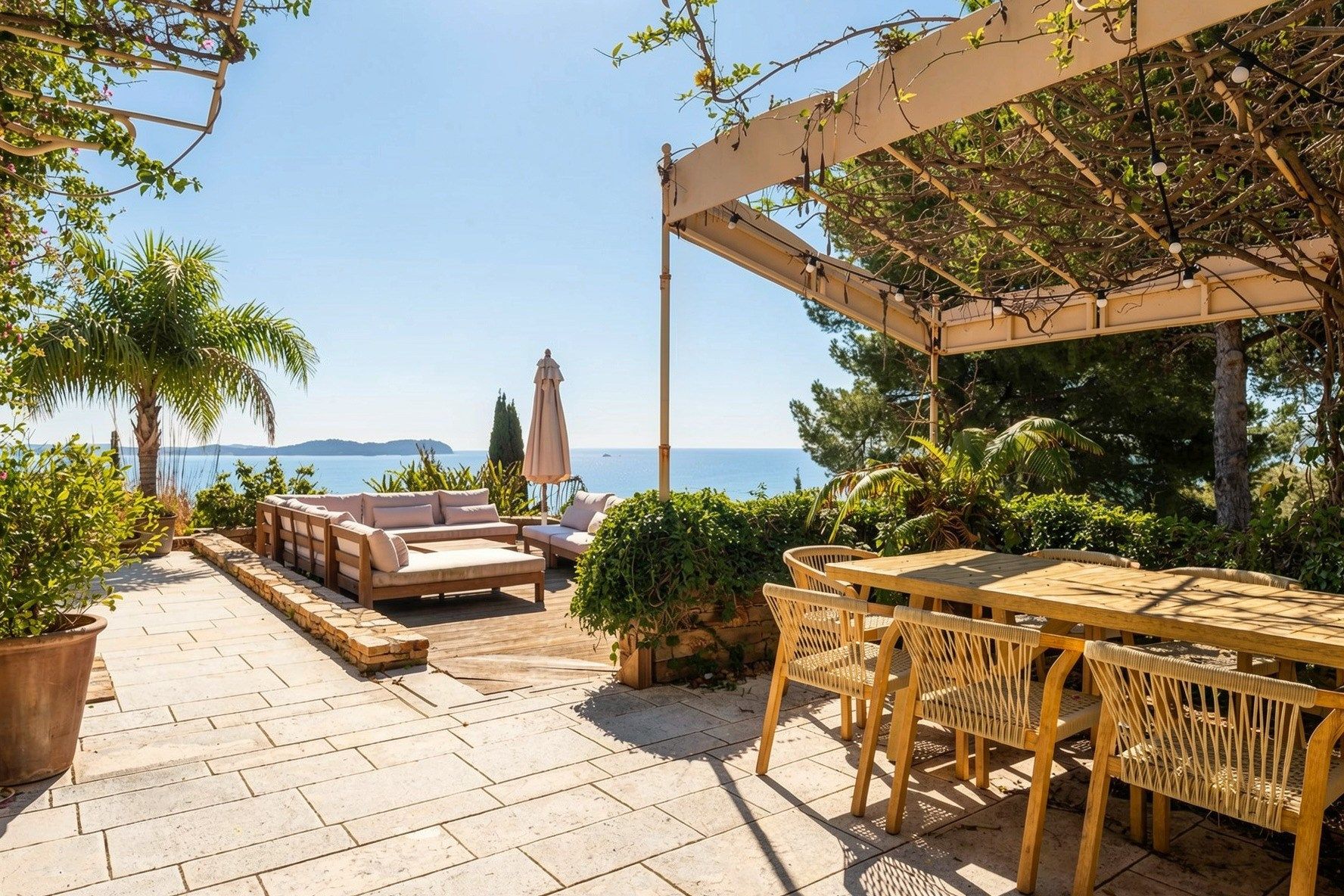 maison 6 Pièces en vente sur CARQUEIRANNE (83320)