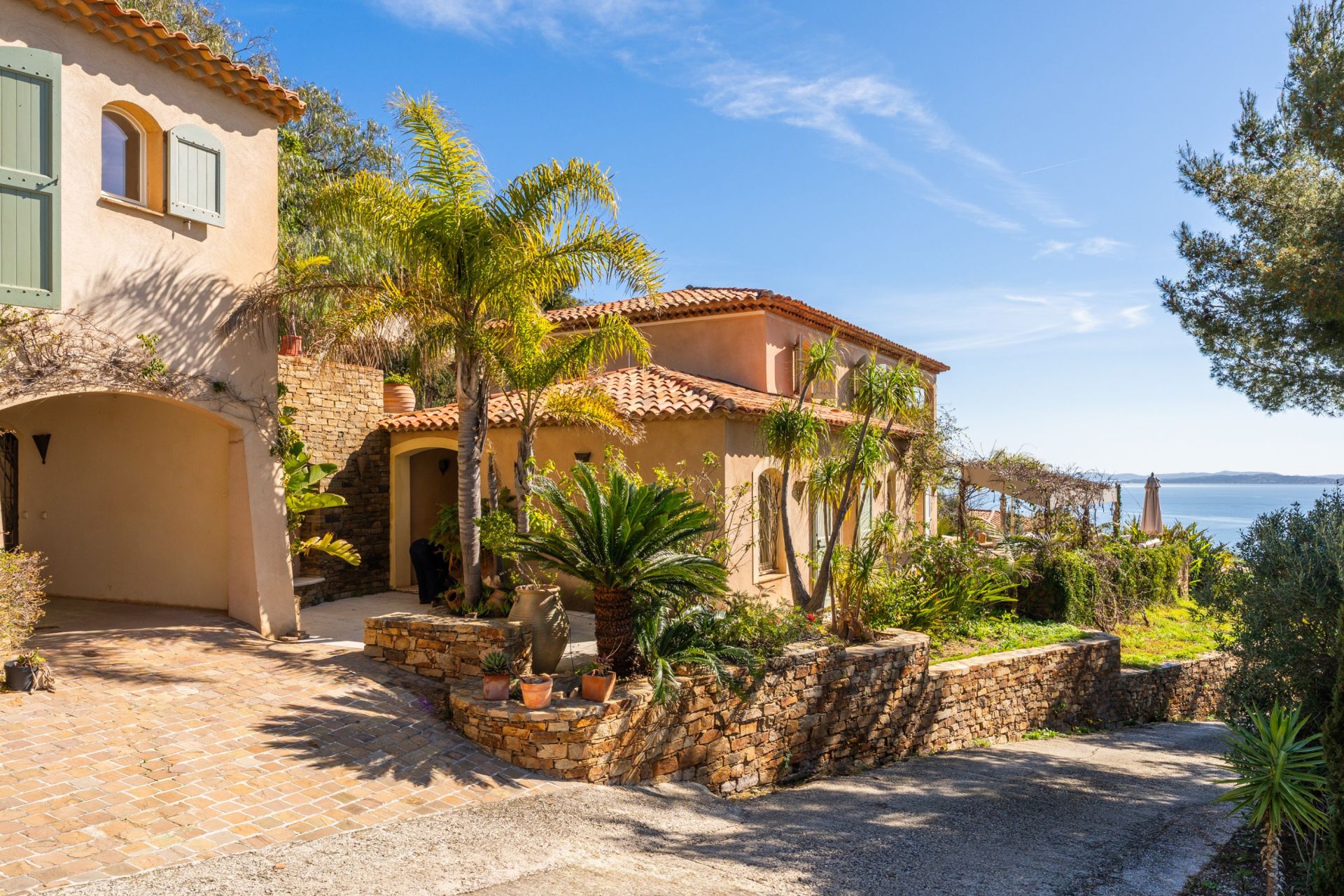 maison 6 Pièces en vente sur CARQUEIRANNE (83320)