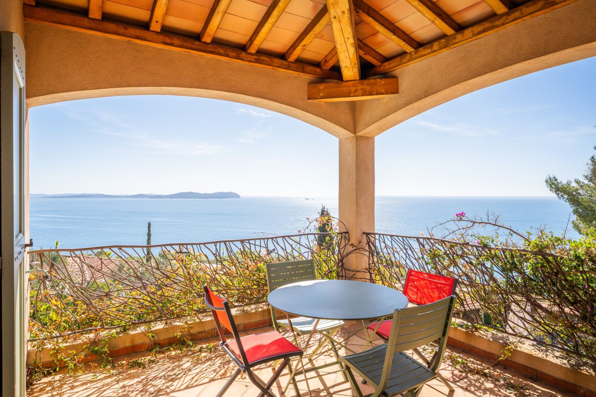 maison 6 Pièces en vente sur CARQUEIRANNE (83320)