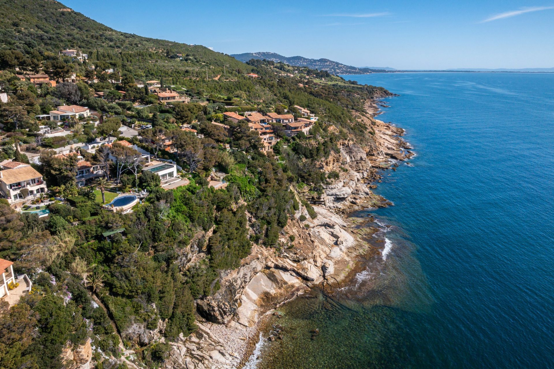 maison 6 Pièces en vente sur CARQUEIRANNE (83320)