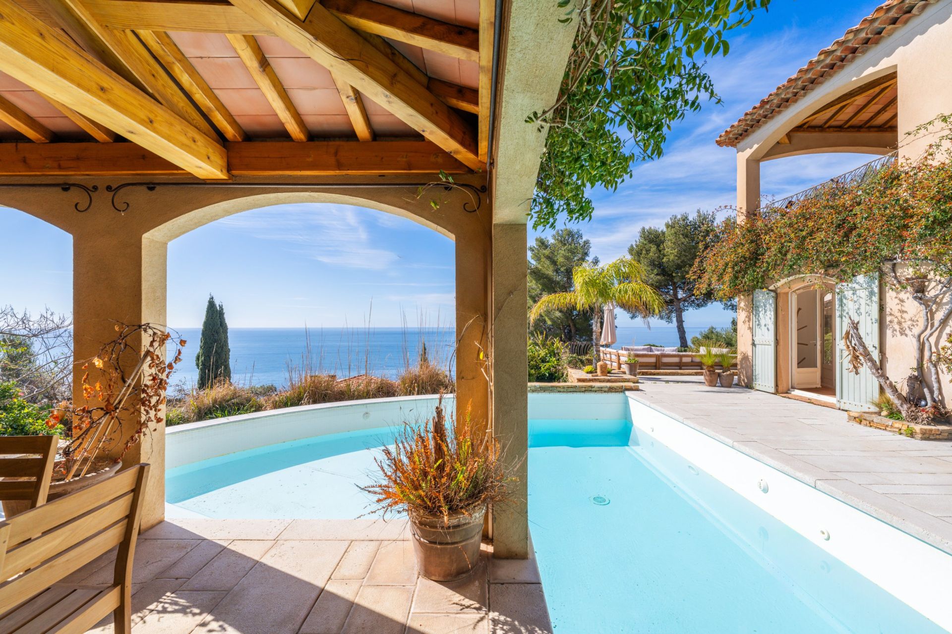 maison 6 Pièces en vente sur CARQUEIRANNE (83320)
