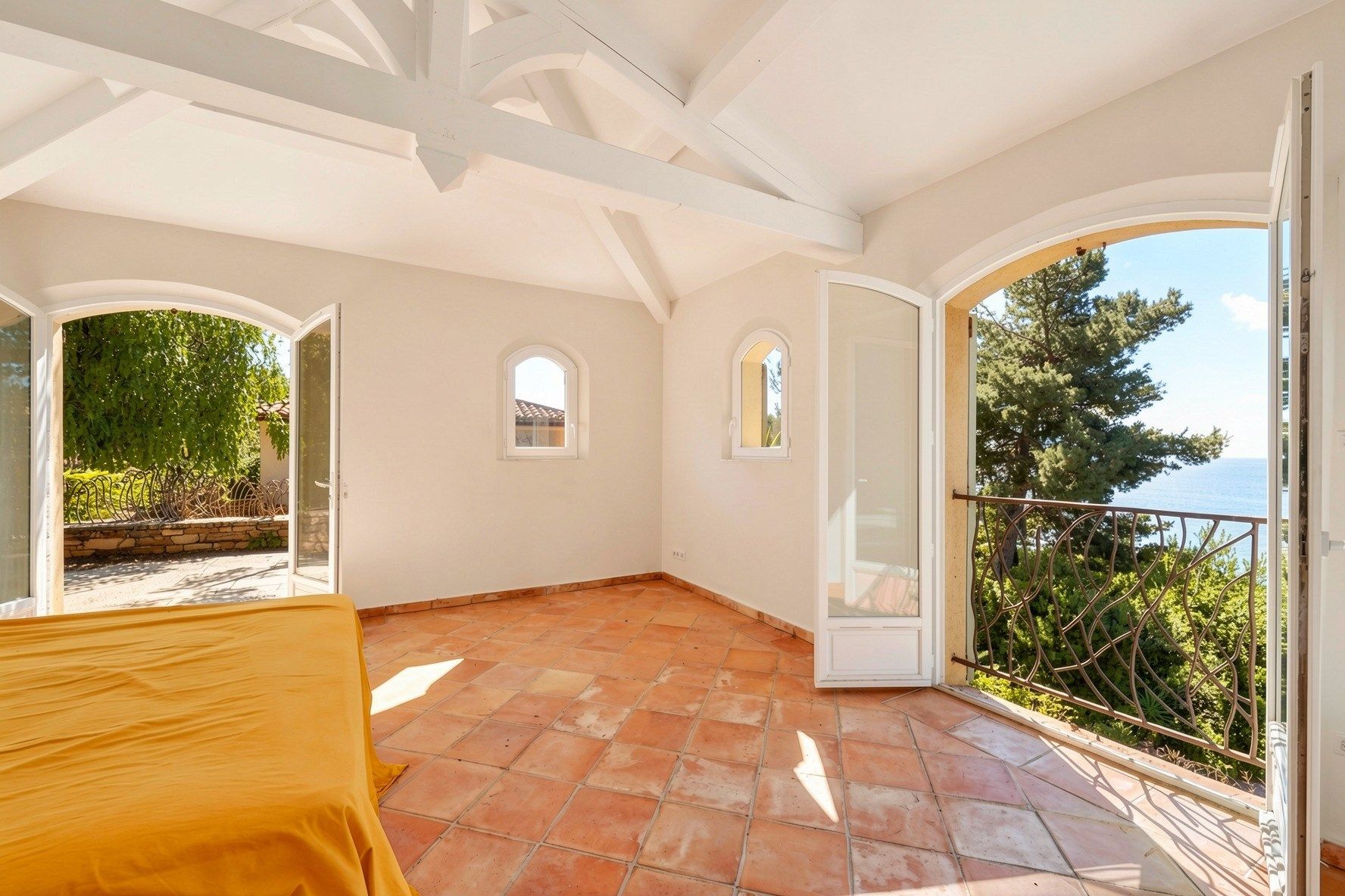 maison 6 Pièces en vente sur CARQUEIRANNE (83320)