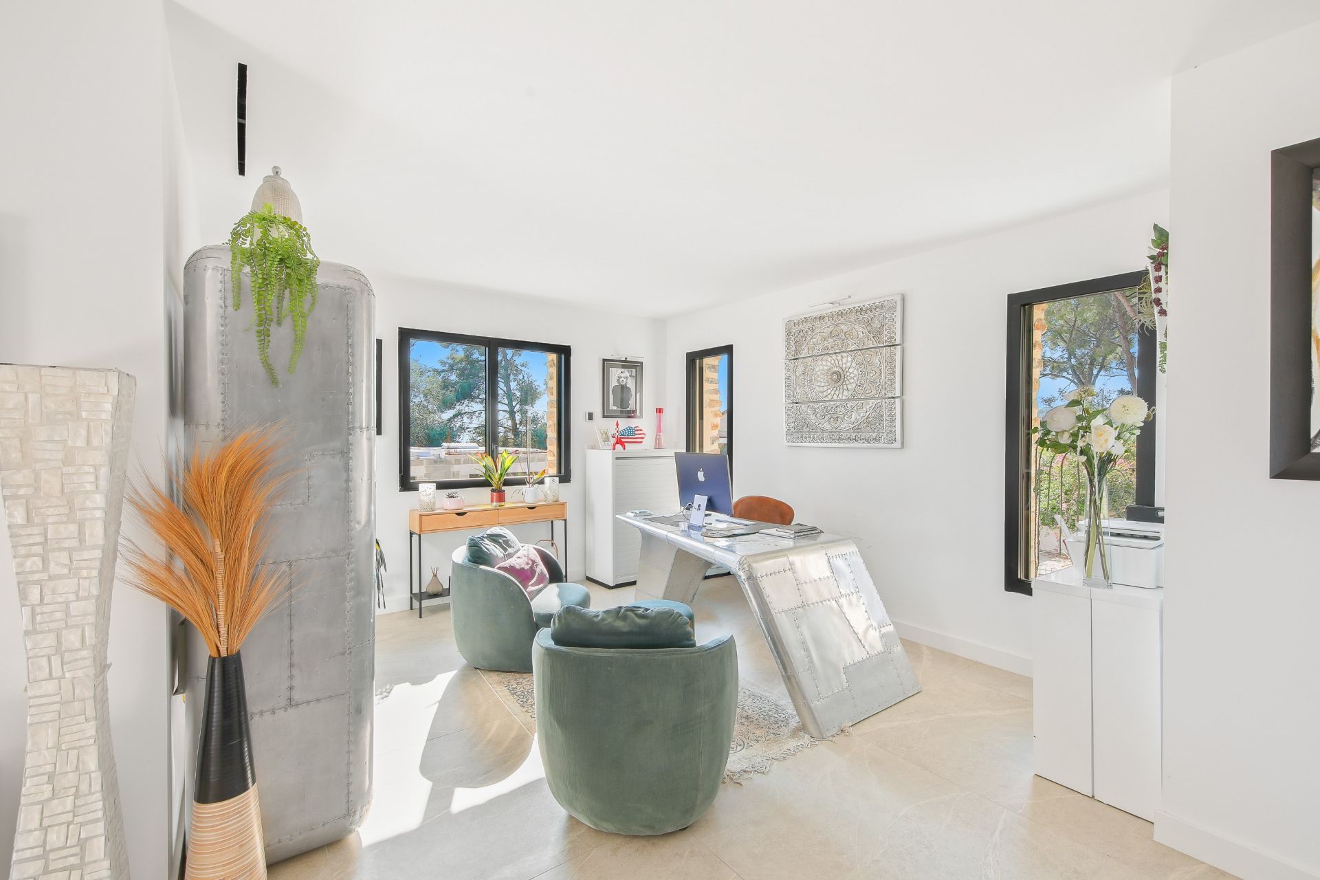 house 7 Rooms for sale on BANDOL (83150)