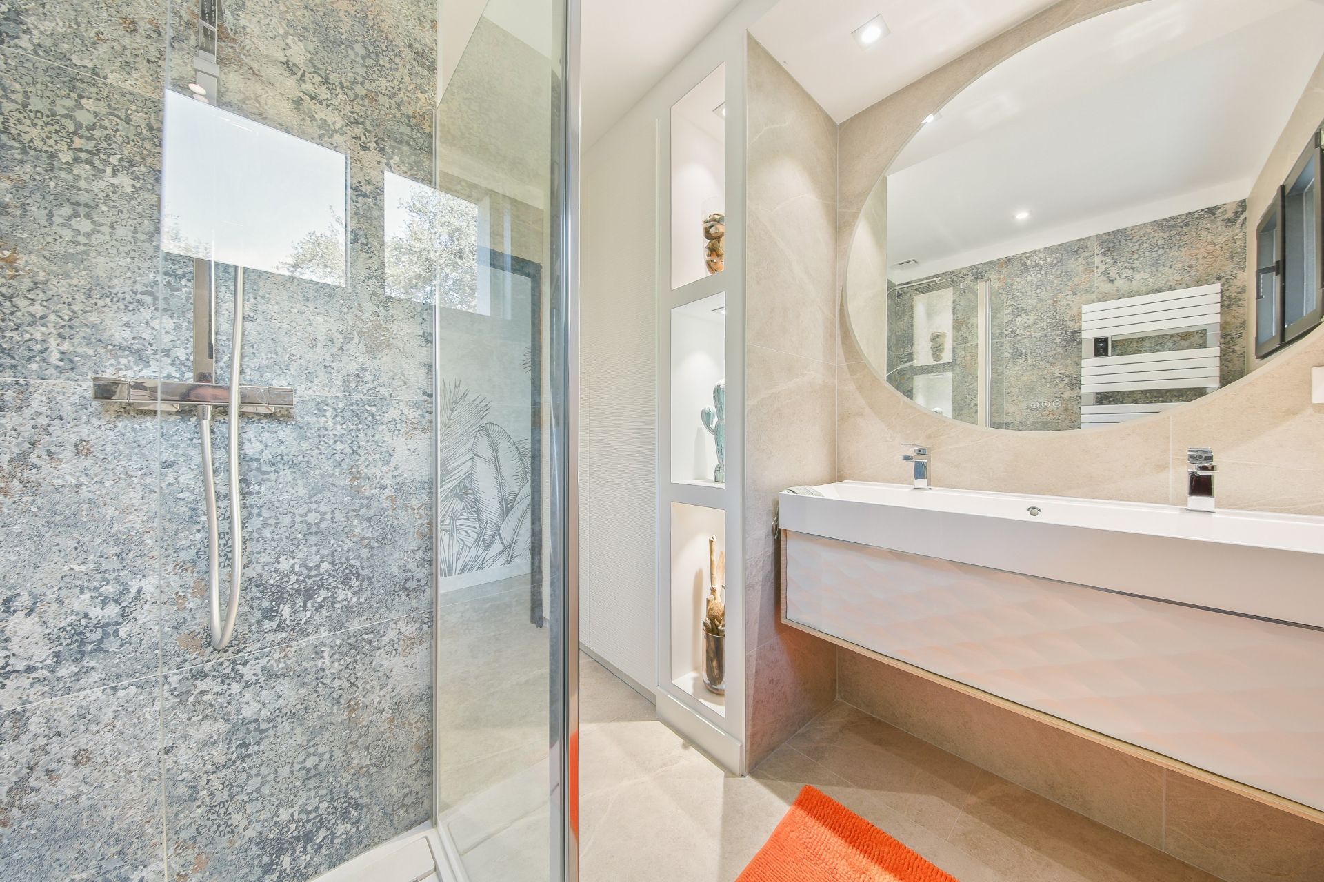 house 7 Rooms for sale on BANDOL (83150)