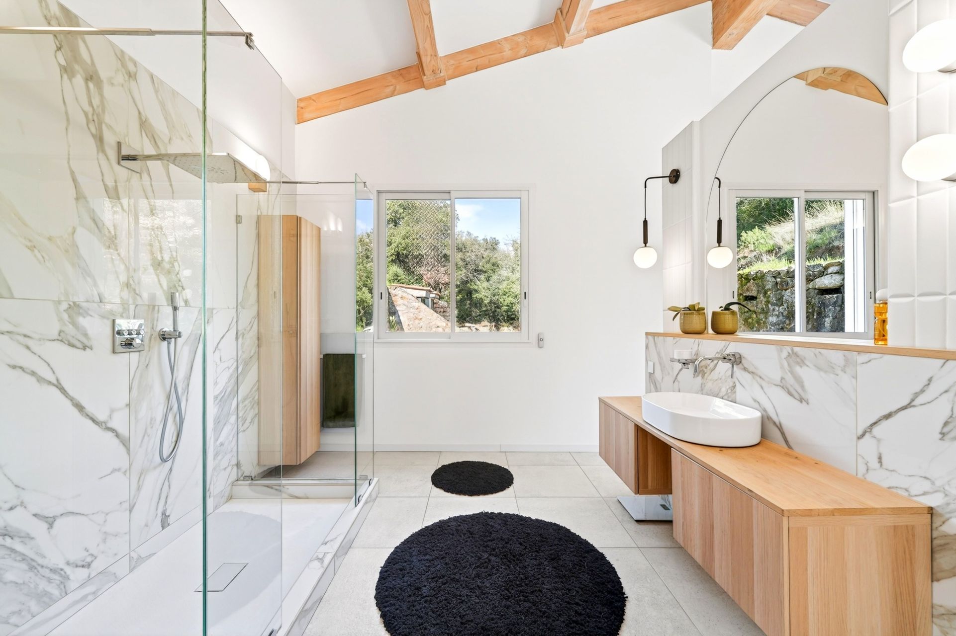 house 2 Rooms for sale on GONFARON (83590)