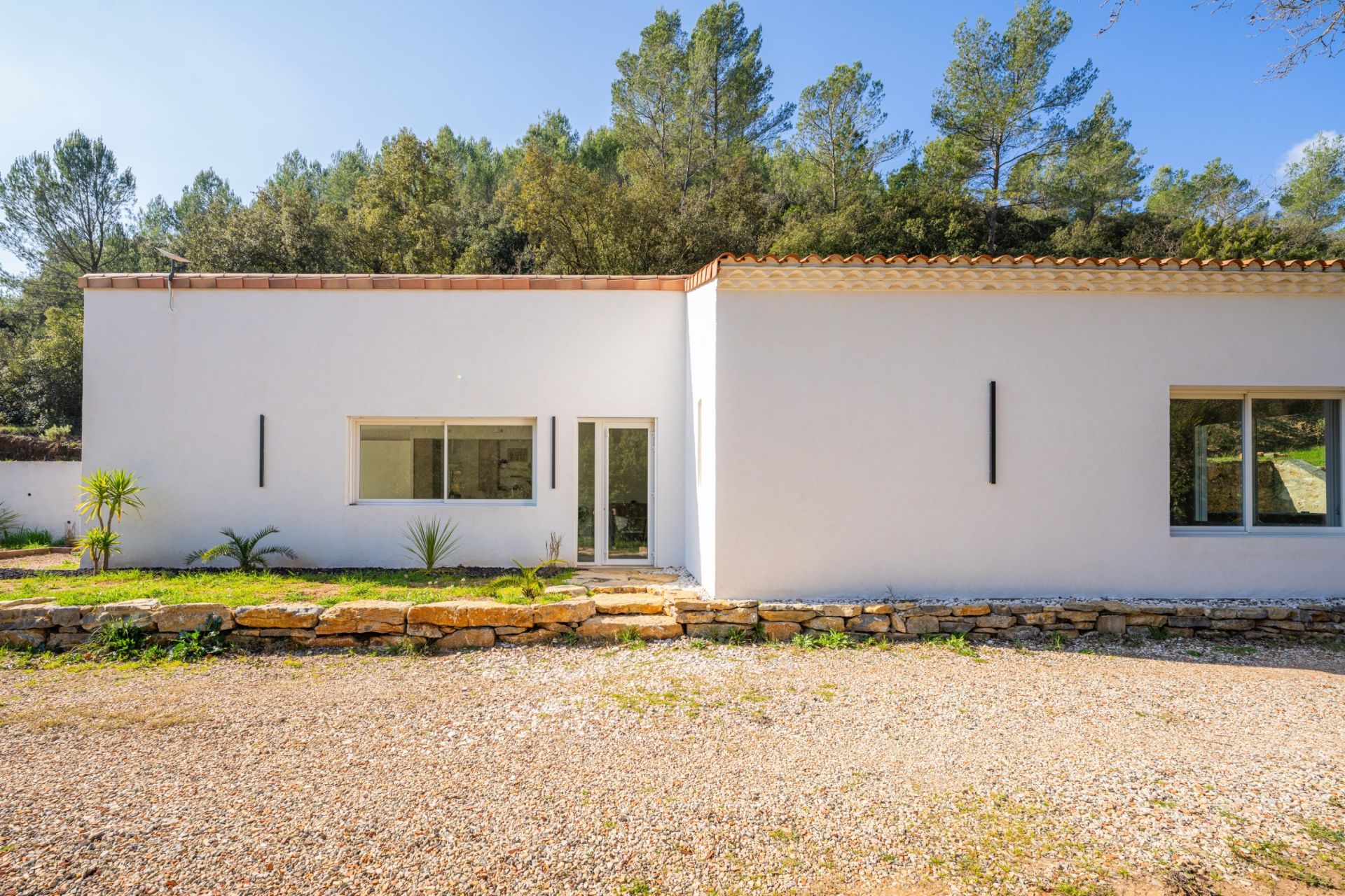 house 2 Rooms for sale on GONFARON (83590)