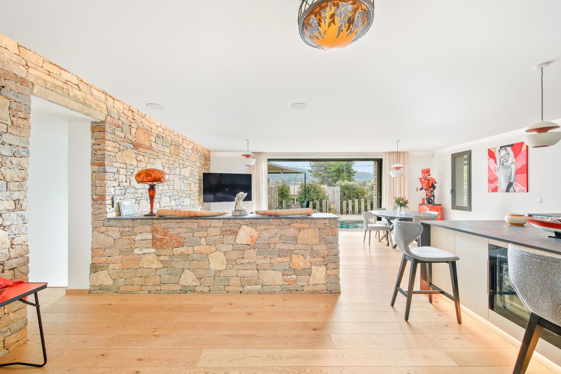 house 5 Rooms for sale on LA CADIERE D AZUR (83740)