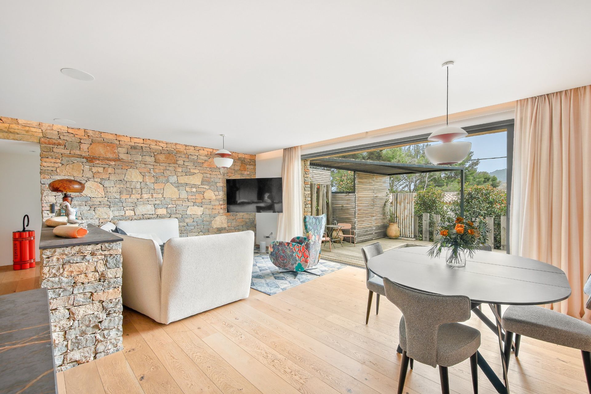 maison 5 Pièces en vente sur LA CADIERE D AZUR (83740)