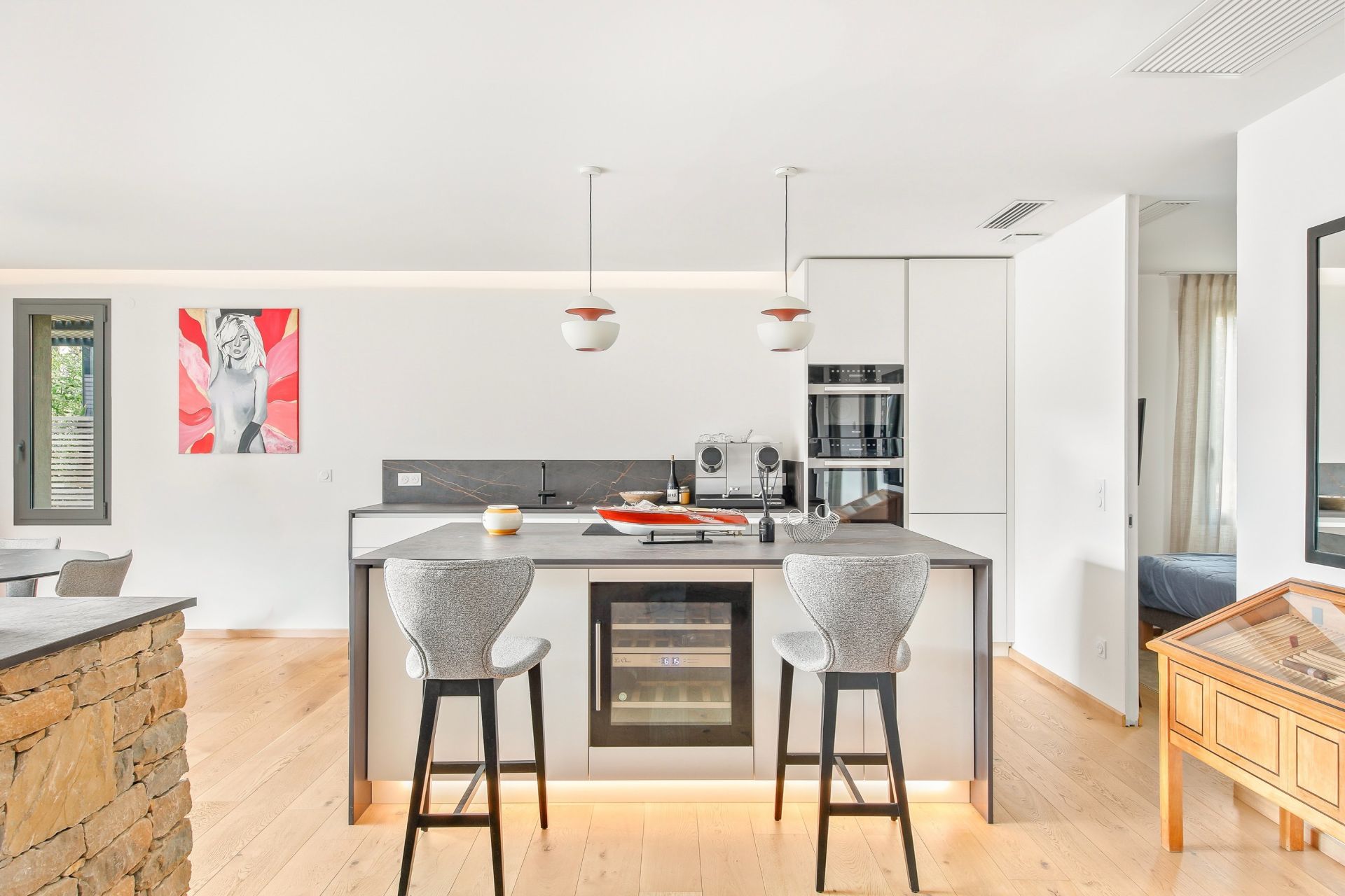 house 5 Rooms for sale on LA CADIERE D AZUR (83740)