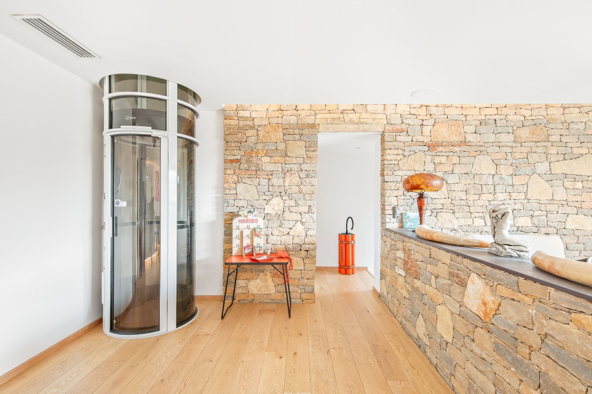 house 5 Rooms for sale on LA CADIERE D AZUR (83740)