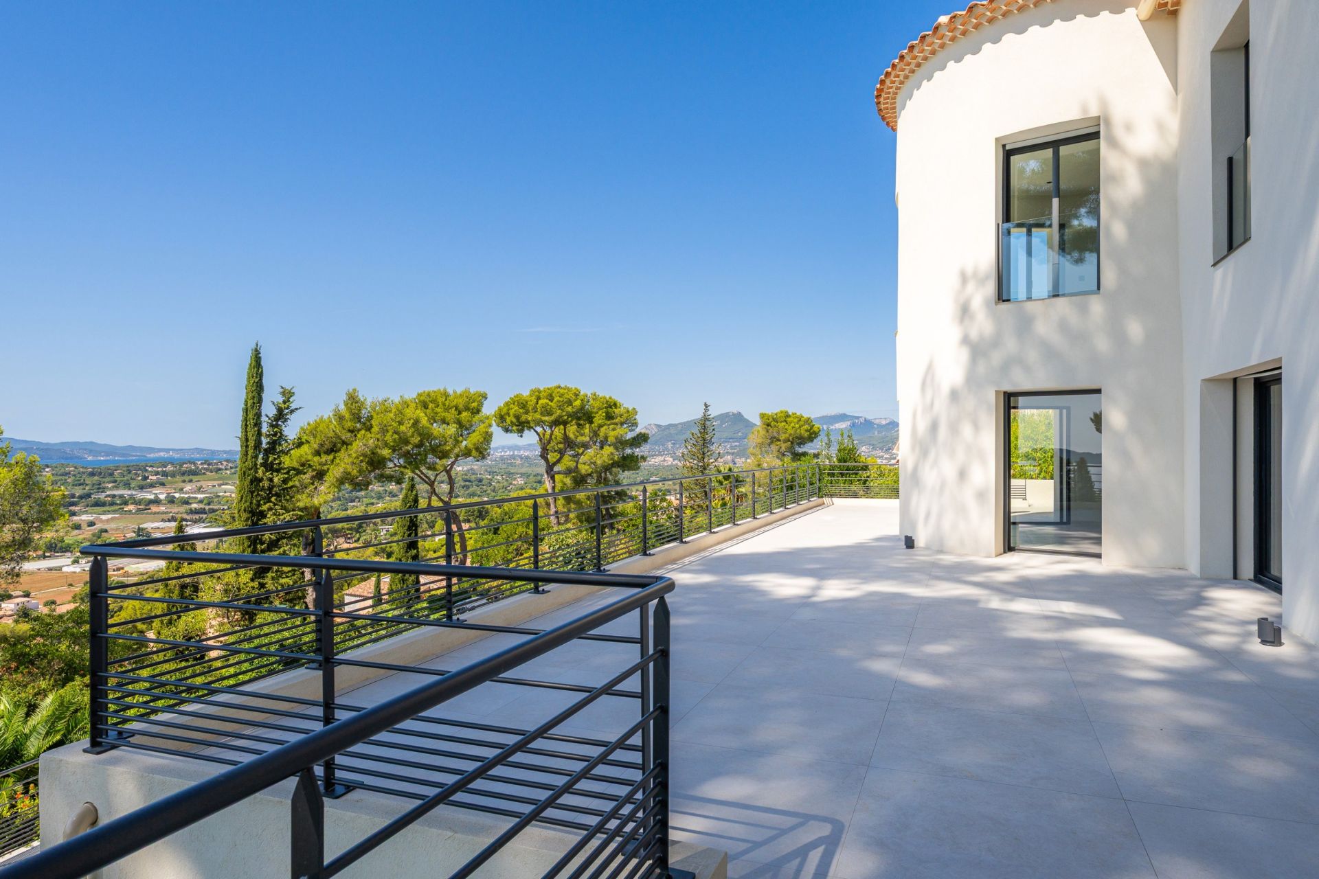 maison 6 Pièces en vente sur CARQUEIRANNE (83320)