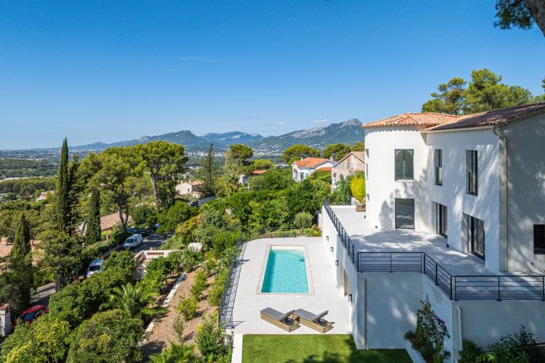 maison 6 Pièces en vente sur CARQUEIRANNE (83320)