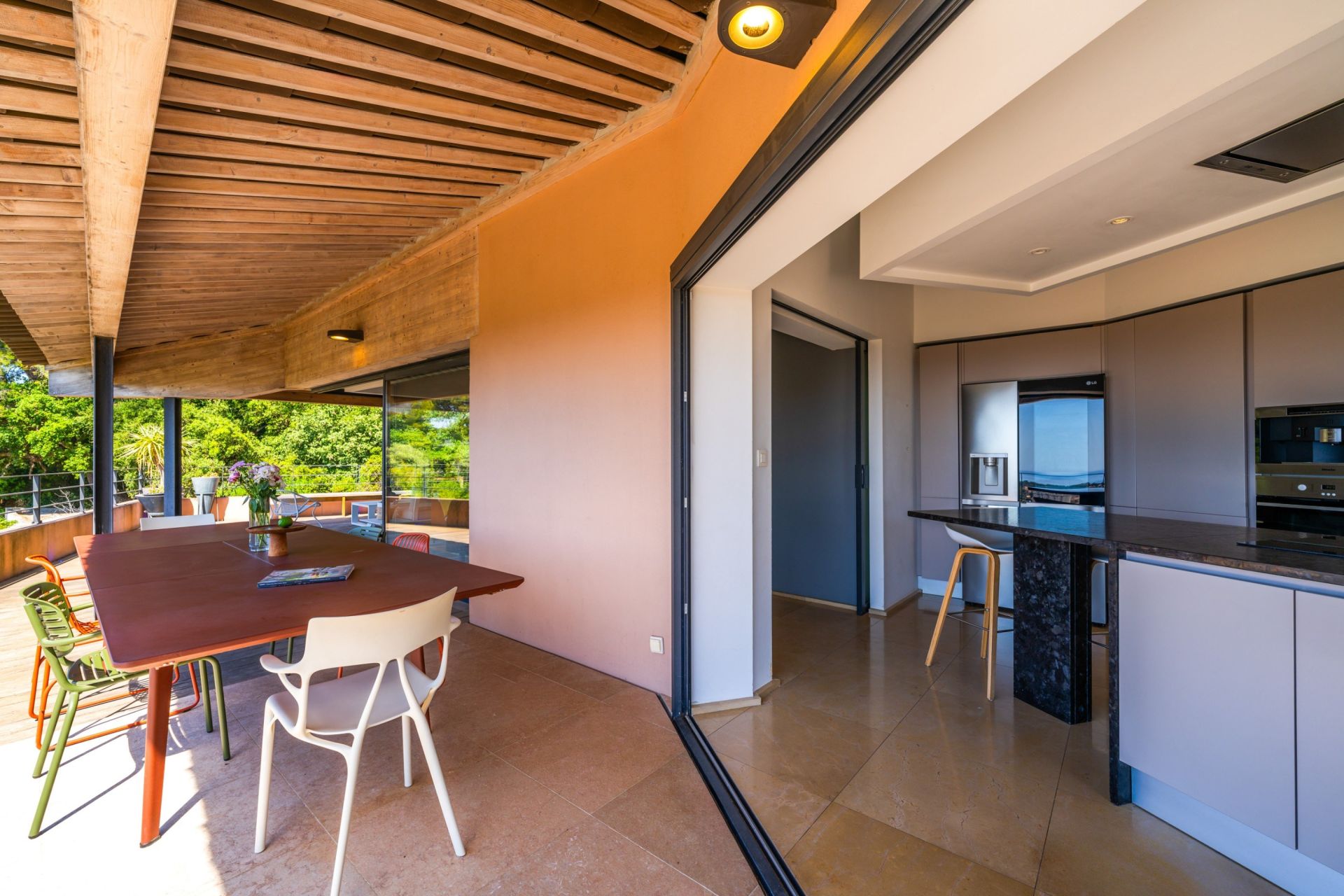 contemporary house 5 Rooms for sale on LA SEYNE SUR MER (83500)
