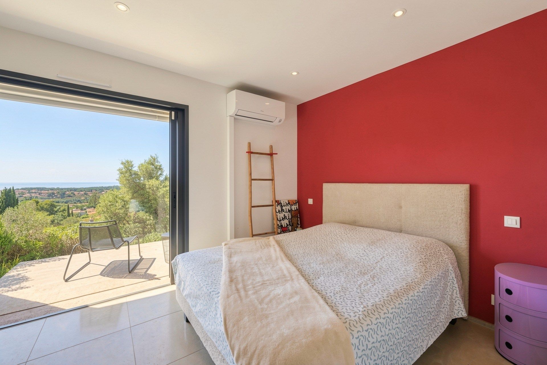 contemporary house 5 Rooms for sale on LA SEYNE SUR MER (83500)