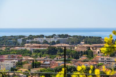 Sale Contemporary house La Seyne-sur-Mer 5&nbsp;Rooms 202&nbsp;m²