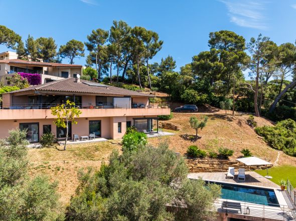 Sale Contemporary house La Seyne-sur-Mer 5&nbsp;Rooms 202&nbsp;m²