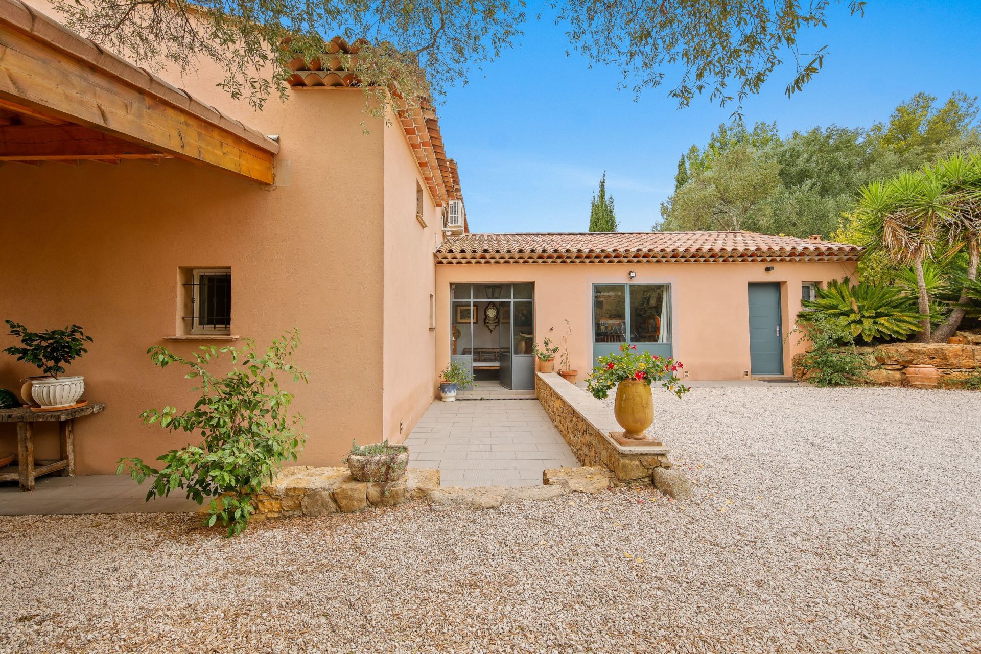 maison provençale 7 Pièces en vente sur LA CADIERE D AZUR (83740)
