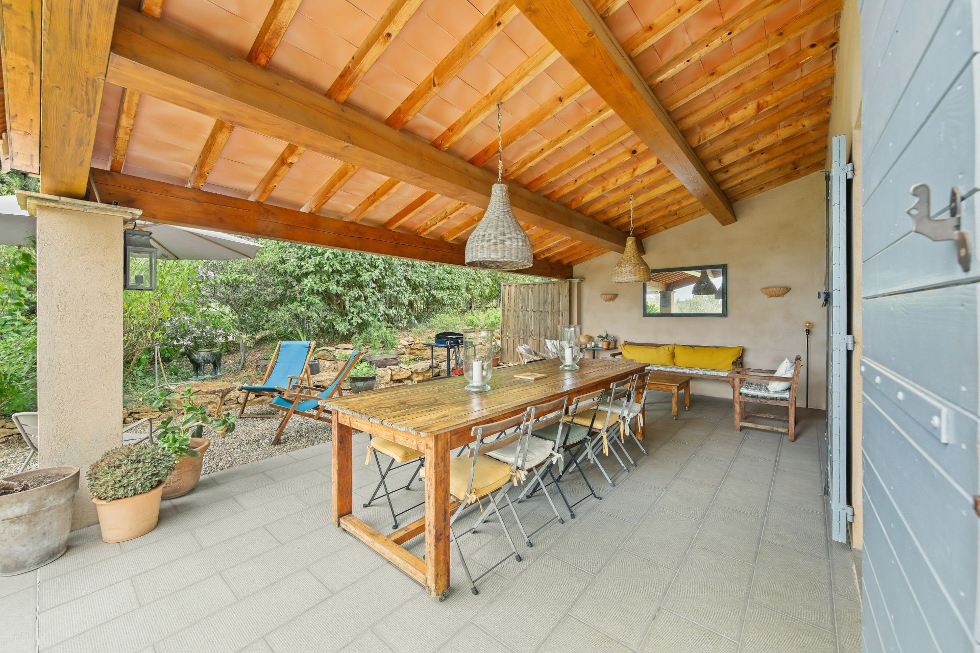 provencal house 7 Rooms for sale on LA CADIERE D AZUR (83740)