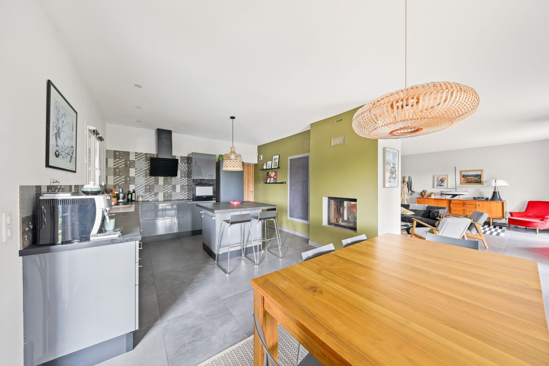 provencal house 7 Rooms for sale on LA CADIERE D AZUR (83740)