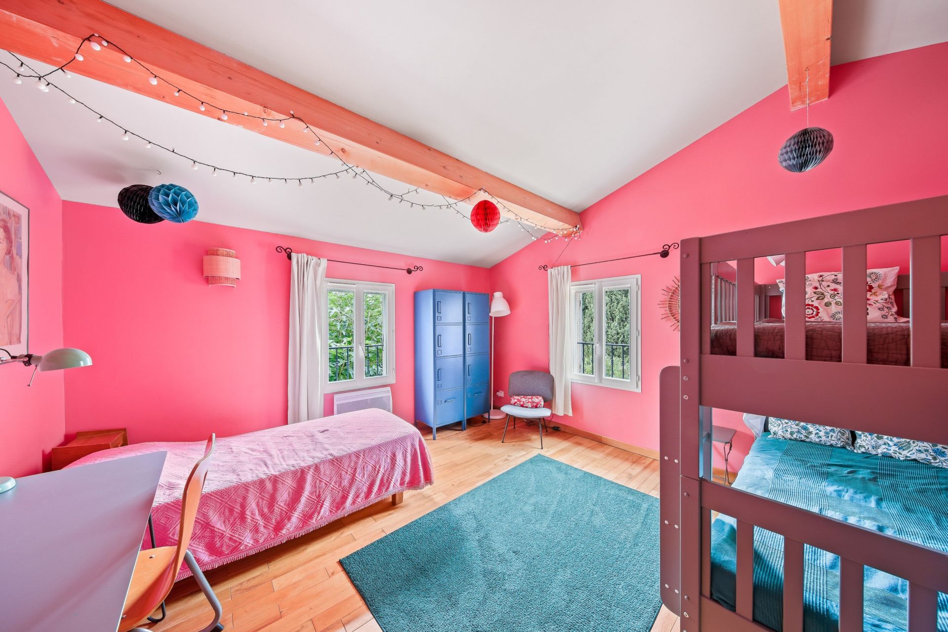 provencal house 7 Rooms for sale on LA CADIERE D AZUR (83740)