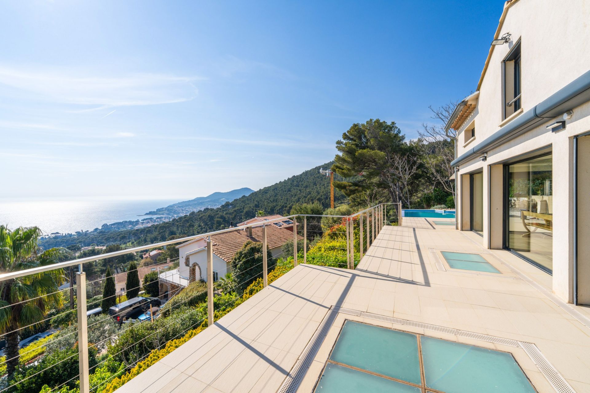 maison 9 Pièces en vente sur CARQUEIRANNE (83320)