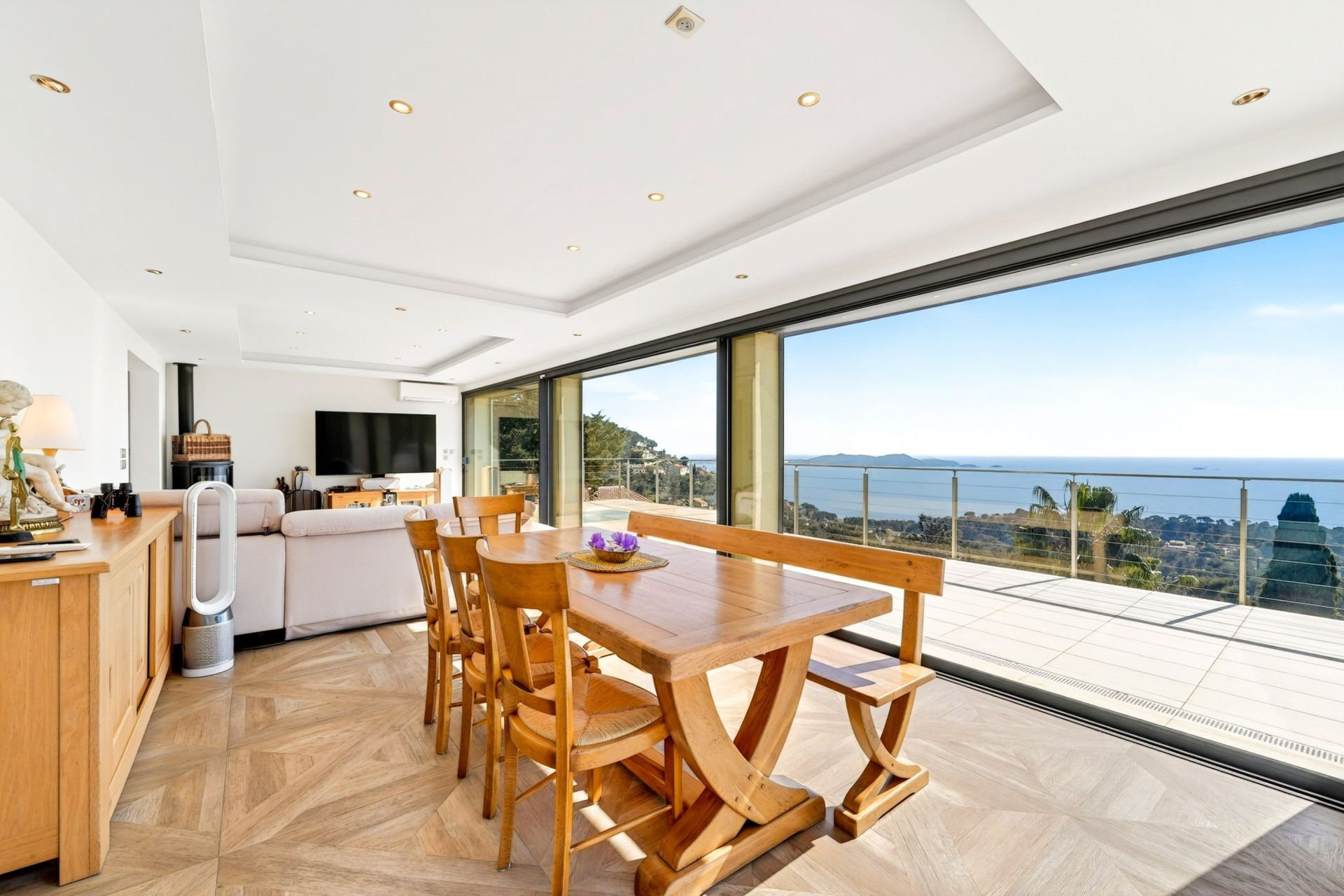 maison 9 Pièces en vente sur CARQUEIRANNE (83320)