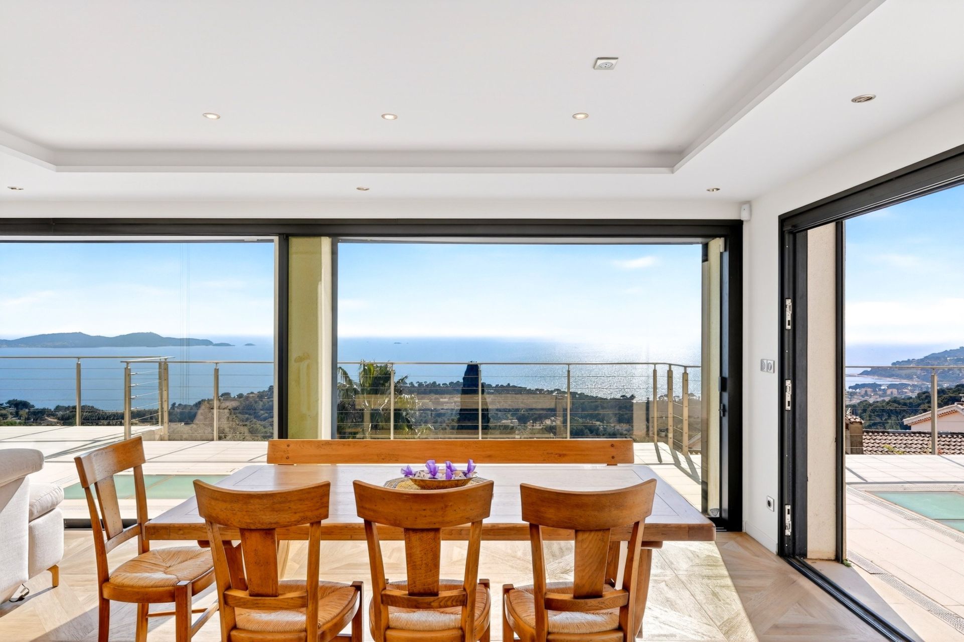 maison 9 Pièces en vente sur CARQUEIRANNE (83320)