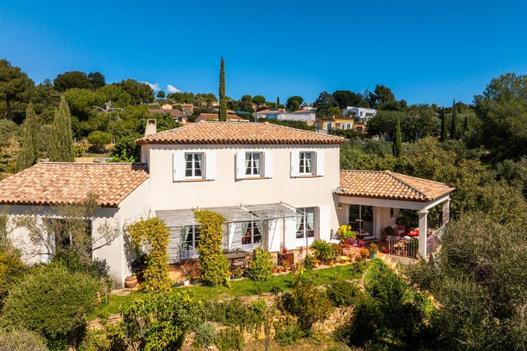 maison 6 Pièces en vente sur LA CADIERE D AZUR (83740)