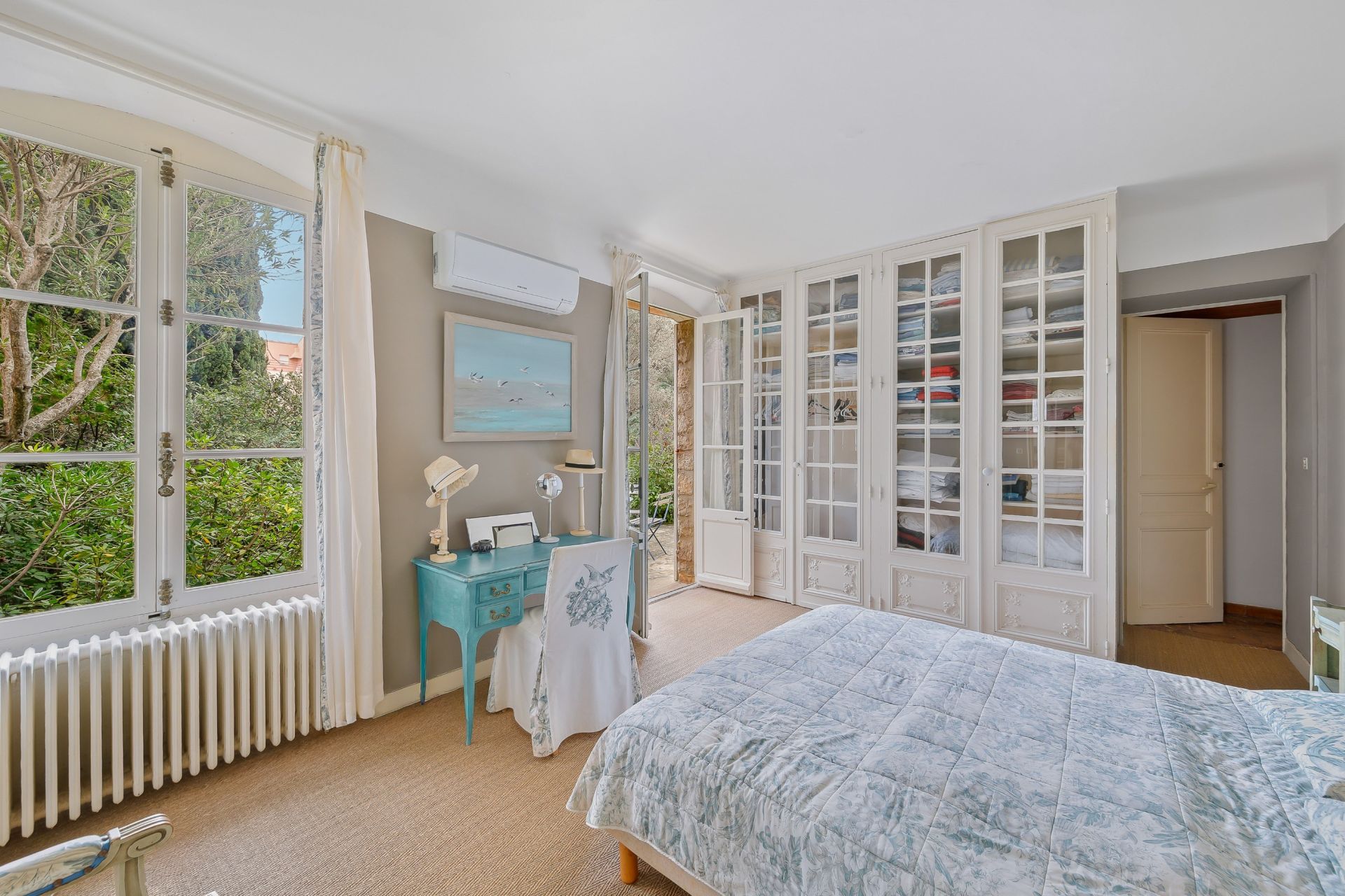 house 7 Rooms for sale on BANDOL (83150)