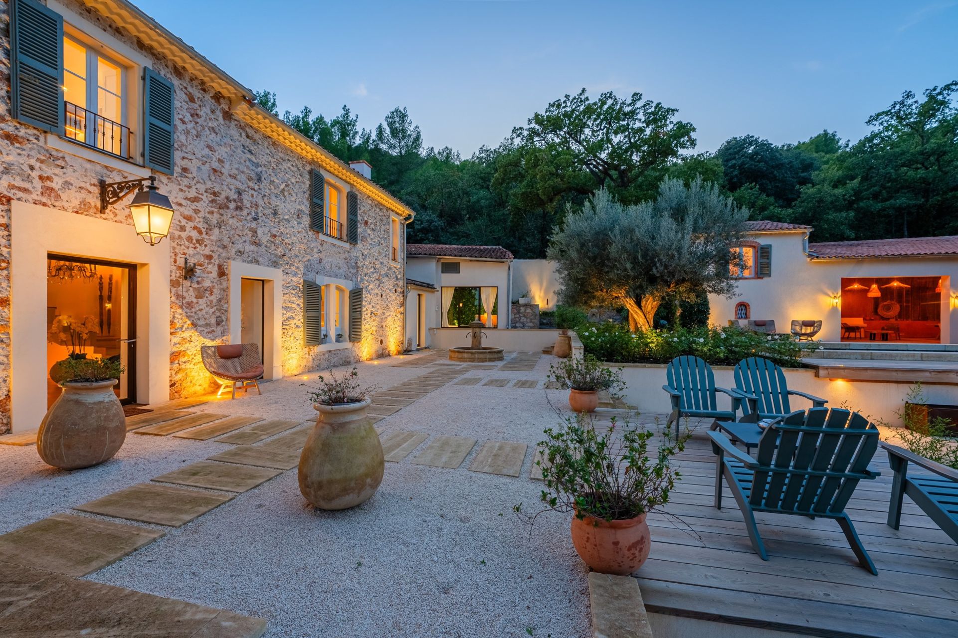 house 10 Rooms for sale on HYERES (83400)