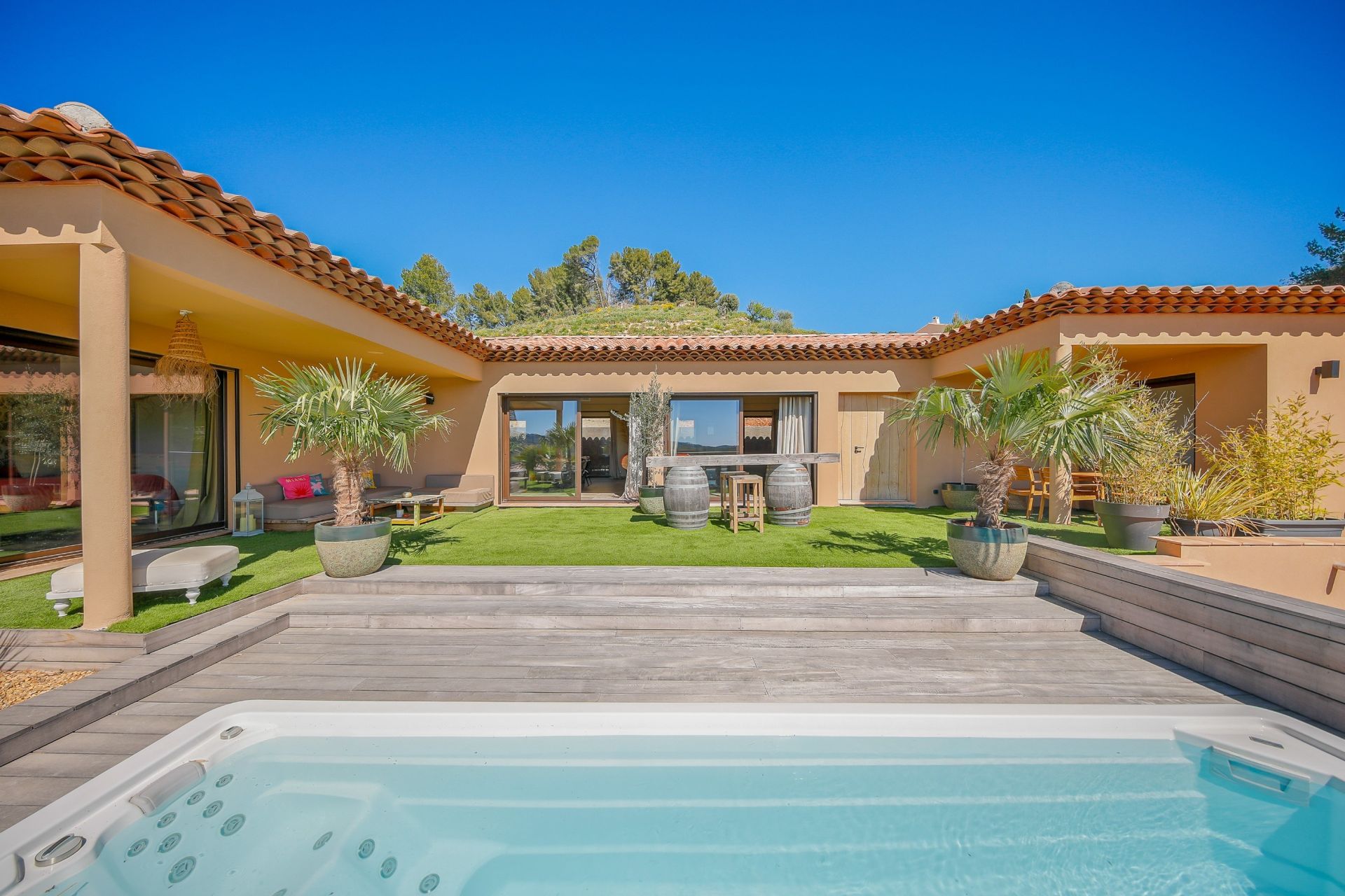 maison 6 Pièces en vente sur LE CASTELLET (83330)