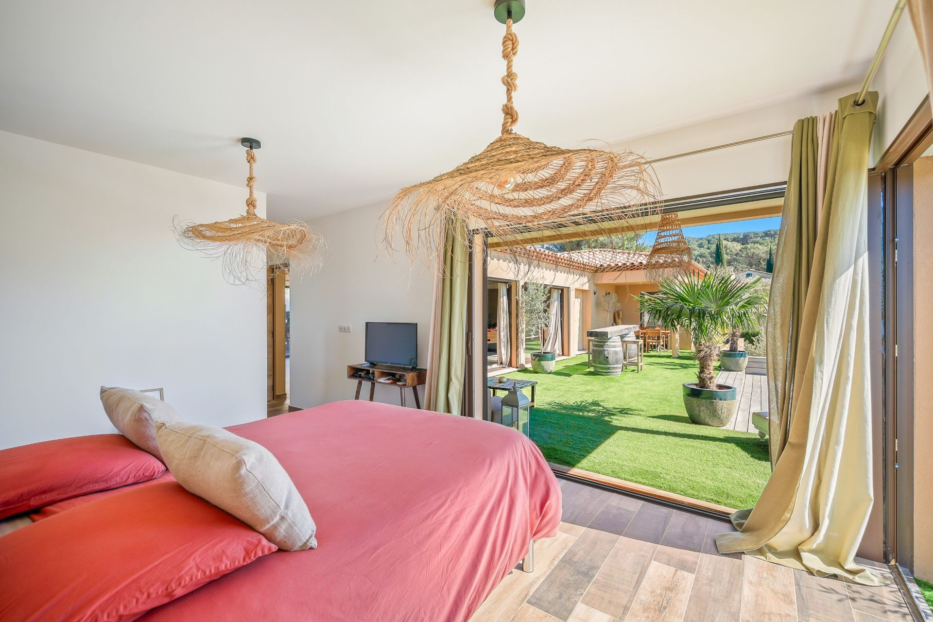 maison 6 Pièces en vente sur LE CASTELLET (83330)
