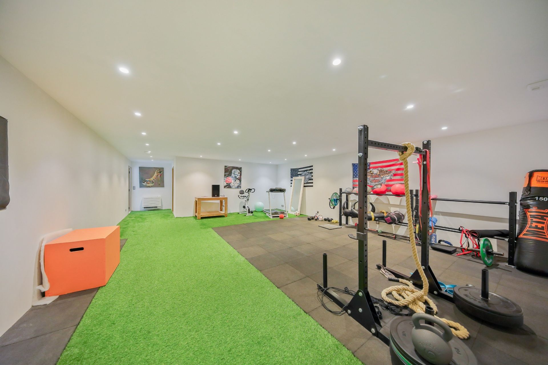 house 6 Rooms for sale on LE CASTELLET (83330)