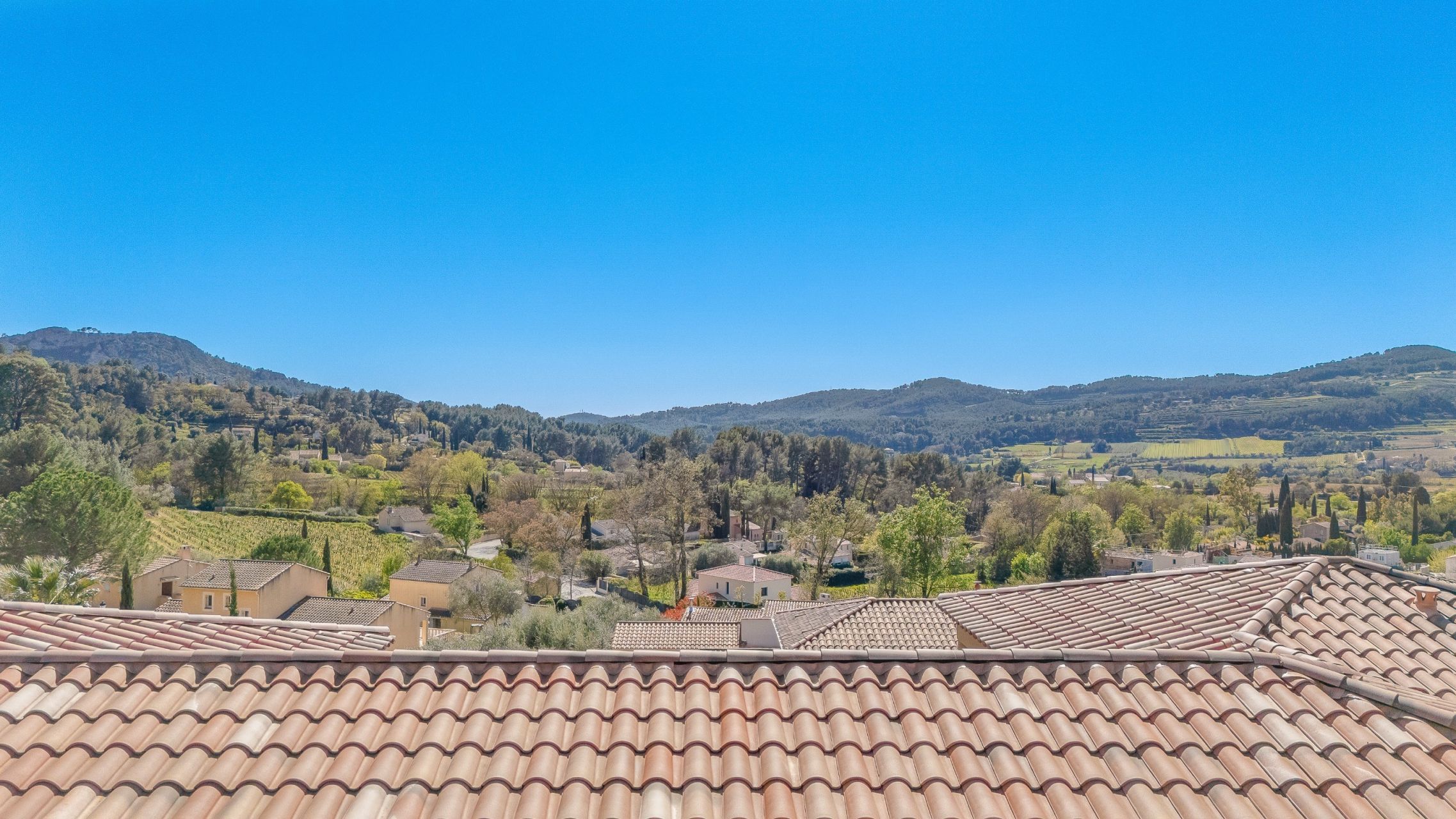 maison 6 Pièces en vente sur LE CASTELLET (83330)