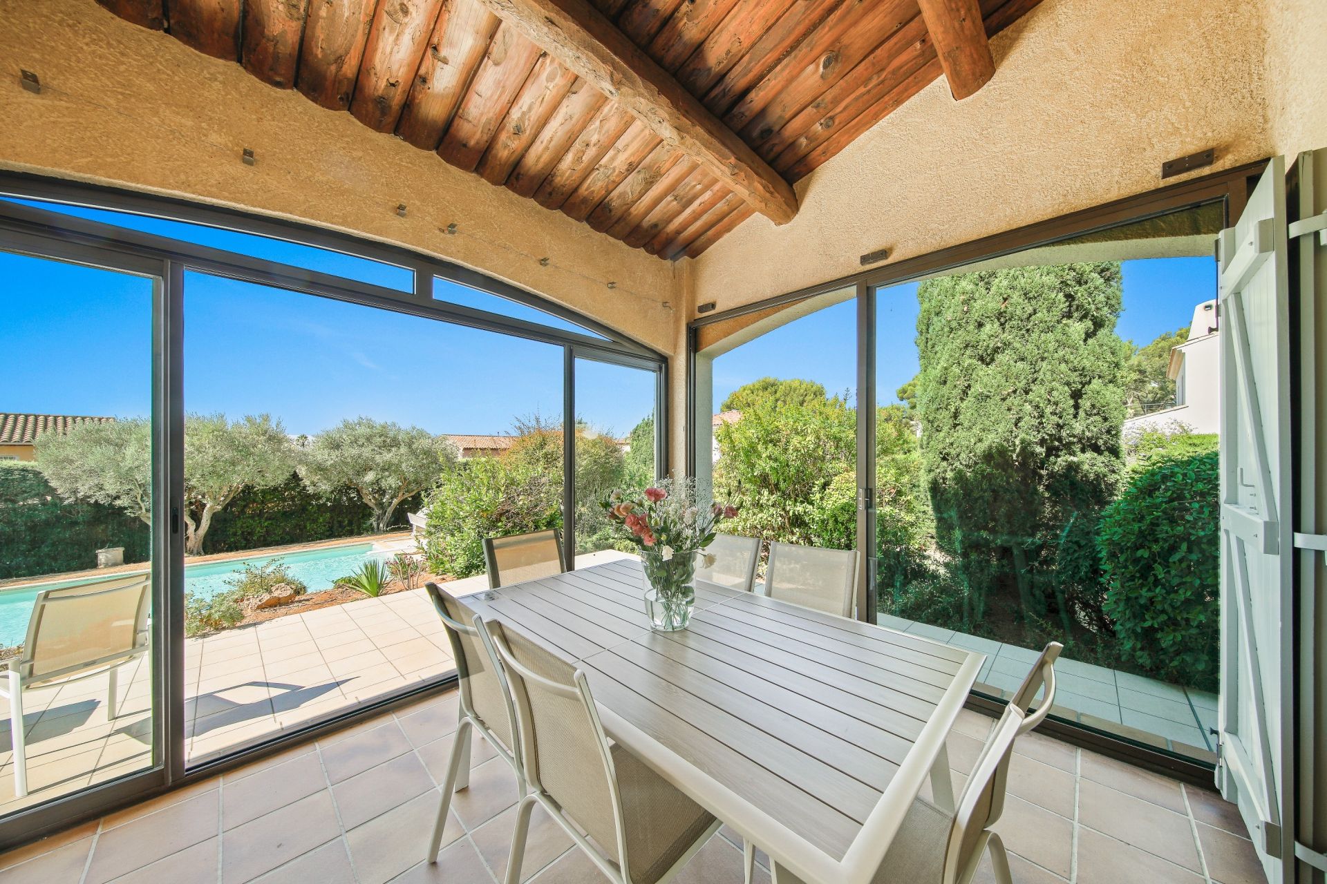 maison 6 Pièces en location sur SANARY SUR MER (83110)