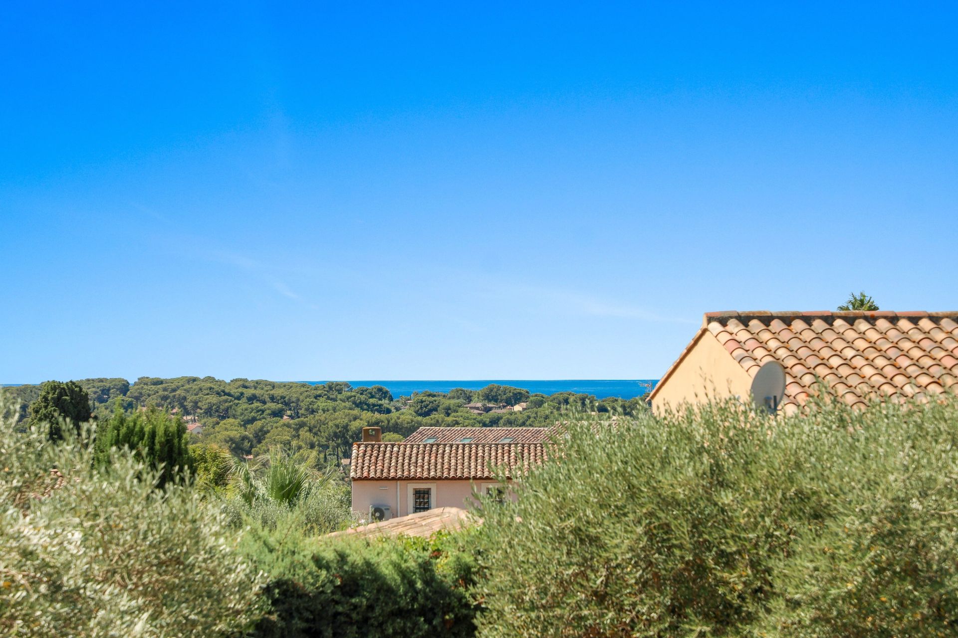 maison 6 Pièces en location sur SANARY SUR MER (83110)