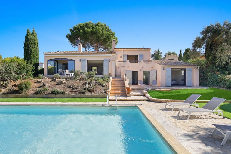 maison 6 Pièces en location sur SANARY SUR MER (83110)