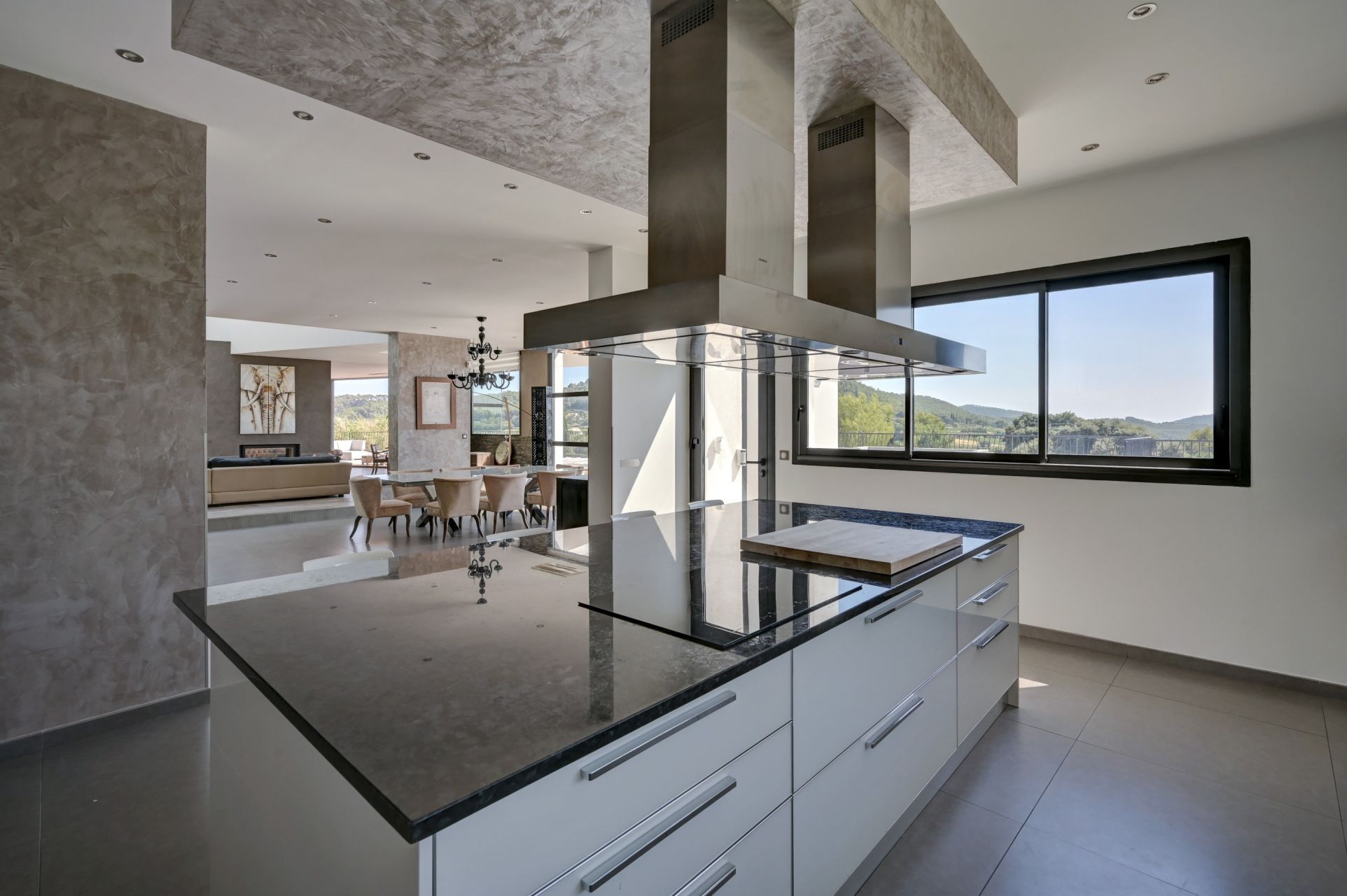 maison 8 Pièces en location sur LA CADIERE D AZUR (83740)