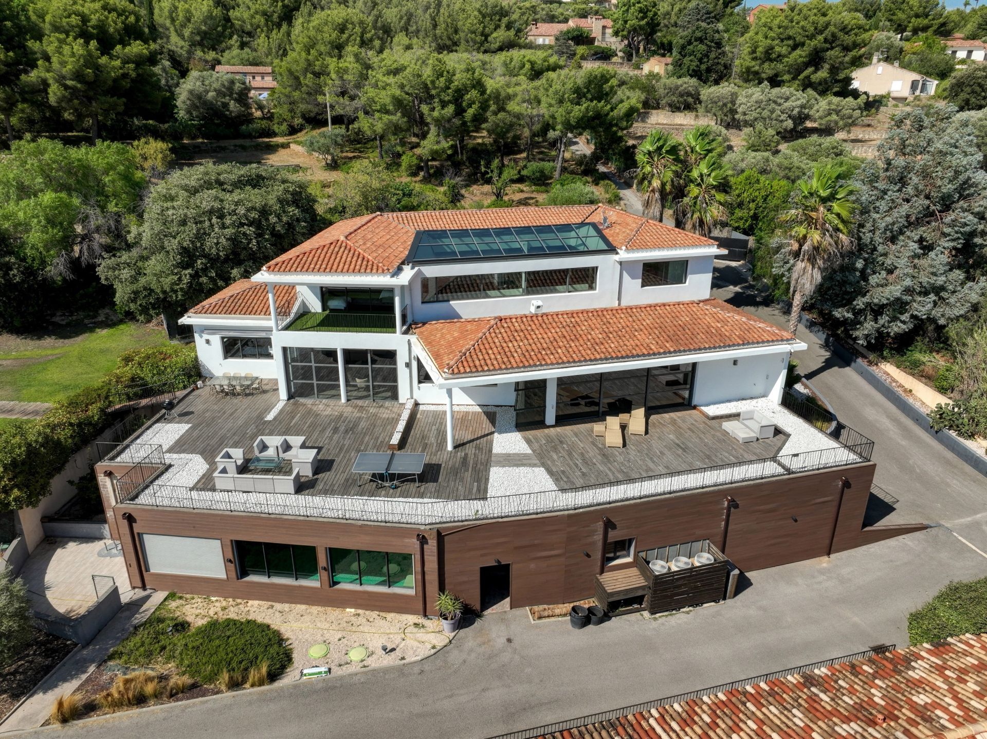 maison 8 Pièces en location sur LA CADIERE D AZUR (83740)