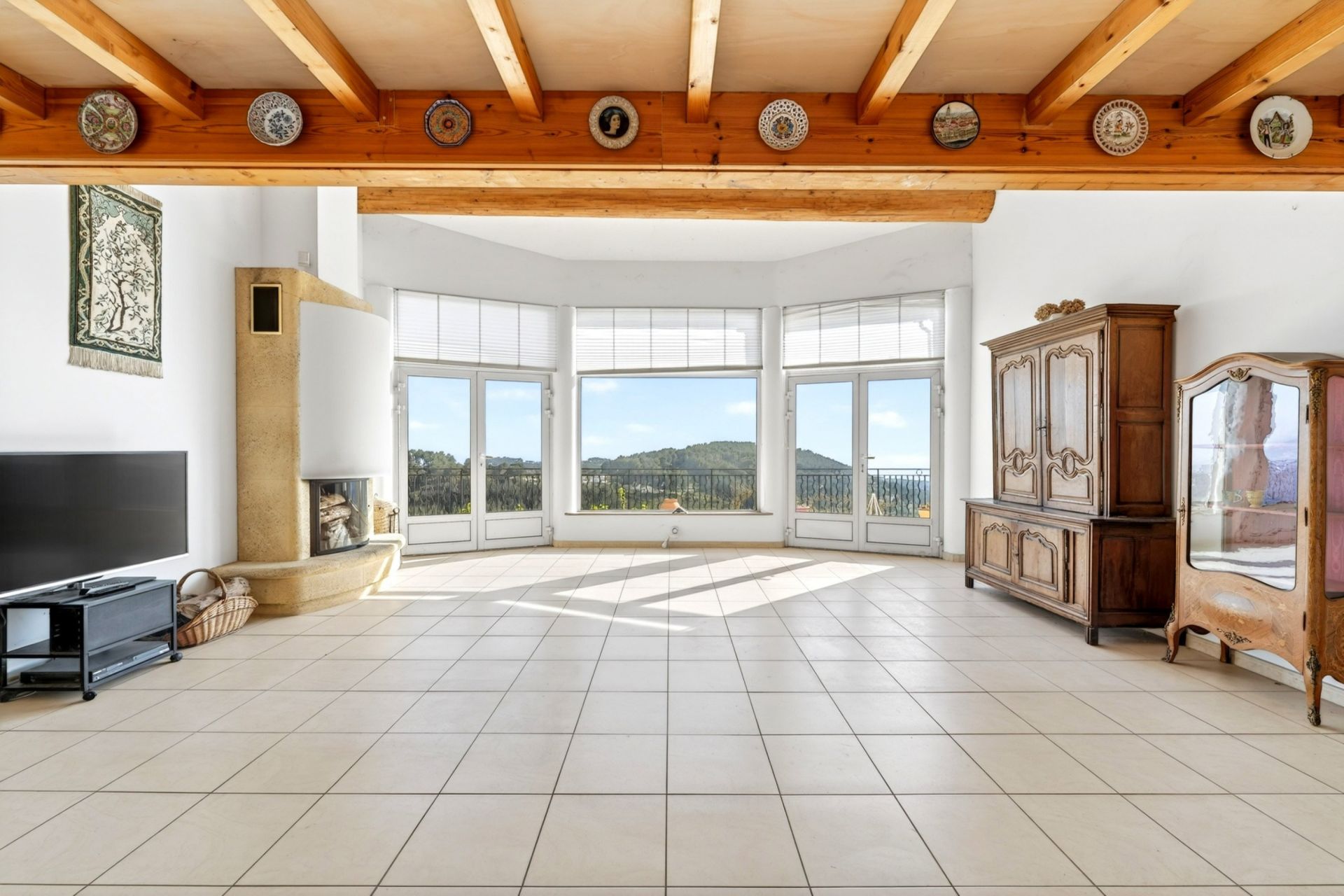 house 8 Rooms for sale on LA CADIERE D AZUR (83740)